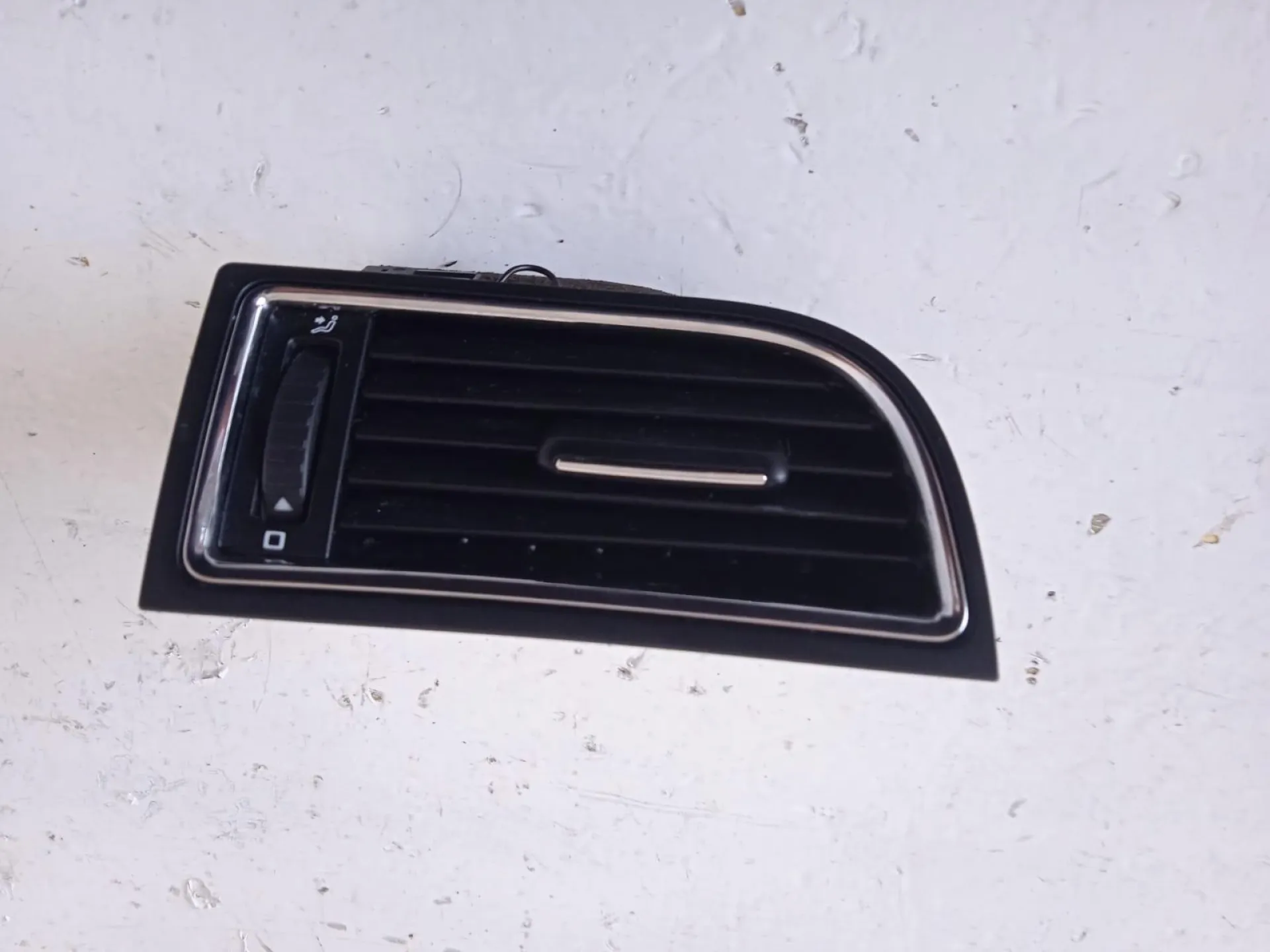 BOCCHETTA ARIA CRUSCOTTO LATO PASSEGGERO SKODA Superb 2Â° Serie Diesel (2010)
