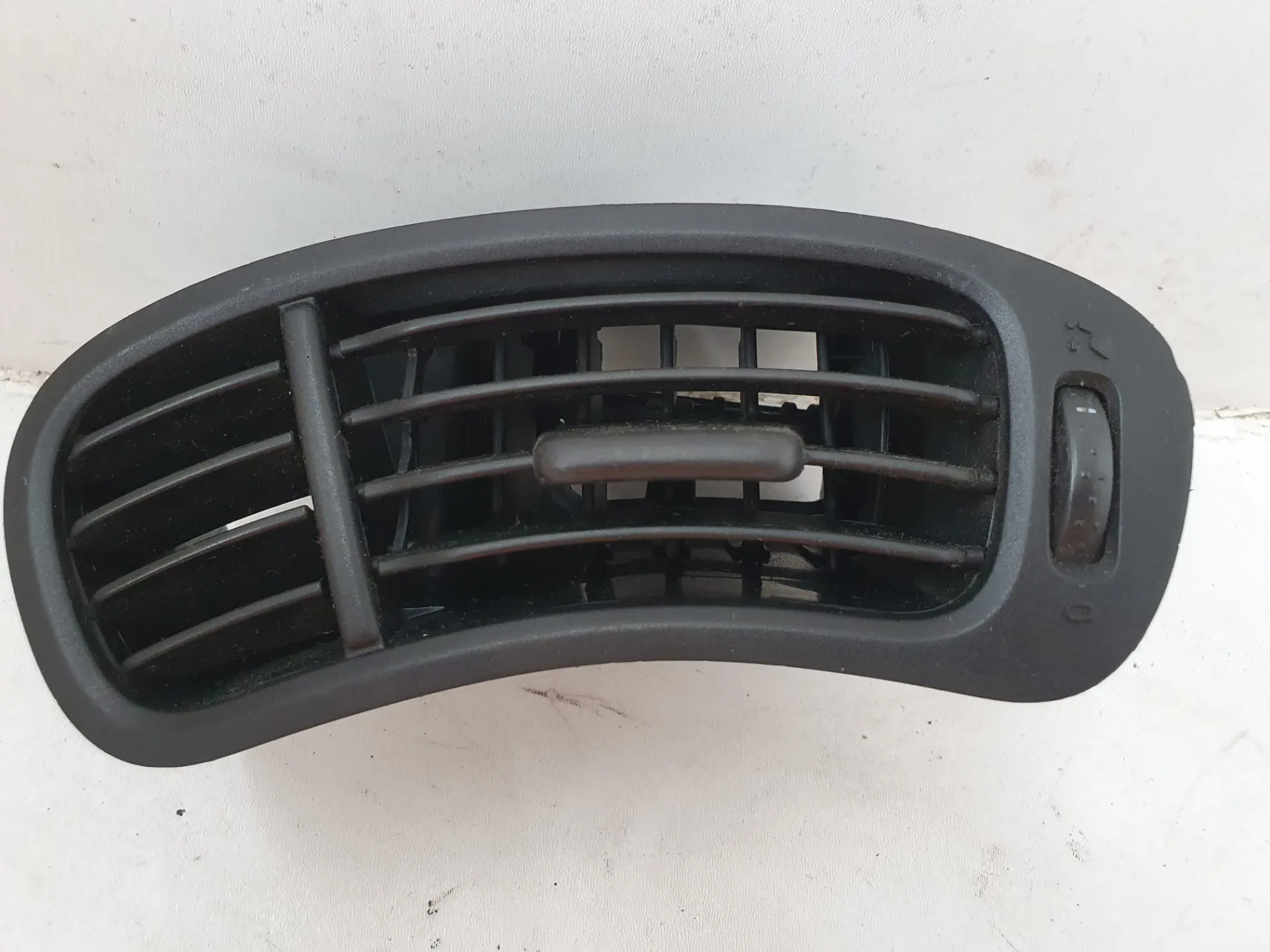 Bocchetta aria destra Fiat Panda del 2014 1.3 Diesel CODICE RICAMBIO : 735491139