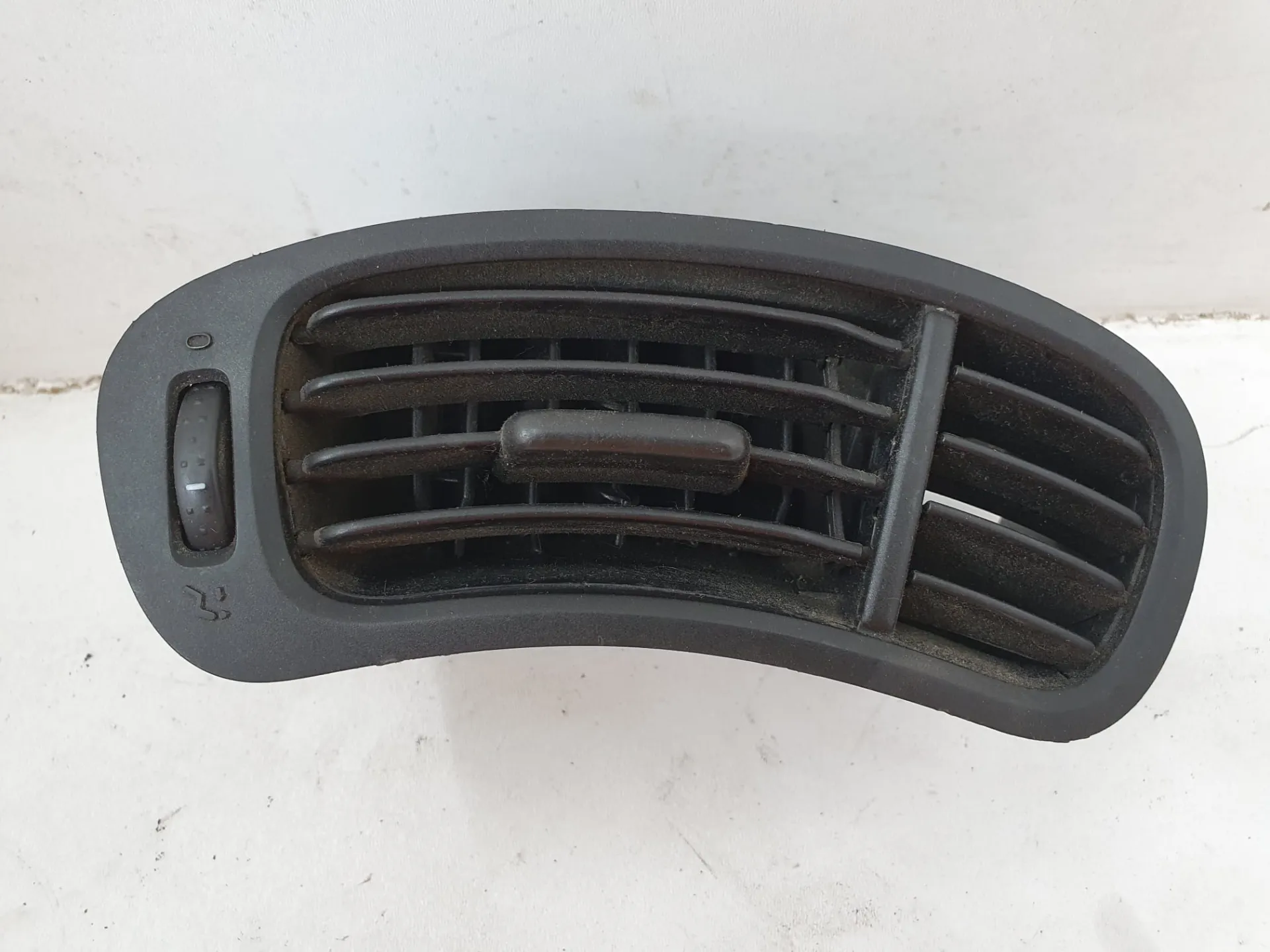Bocchetta aria sinistra Fiat Panda del 2014 1.3 Diesel CODICE RICAMBIO : 735597683