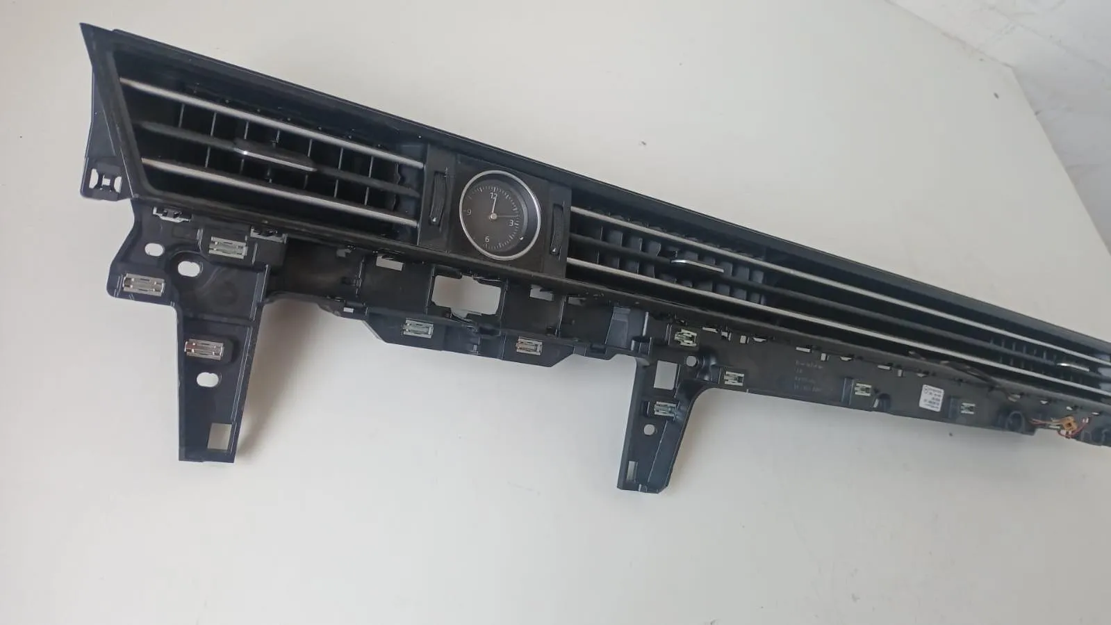 BOCCHETTE ARIA CRUSCOTTO con codice 3G1.858.416F da VOLKSWAGEN Passat Variant 5Â° Serie 2000 Diesel con codice motore DFGA/DFGA (2019)