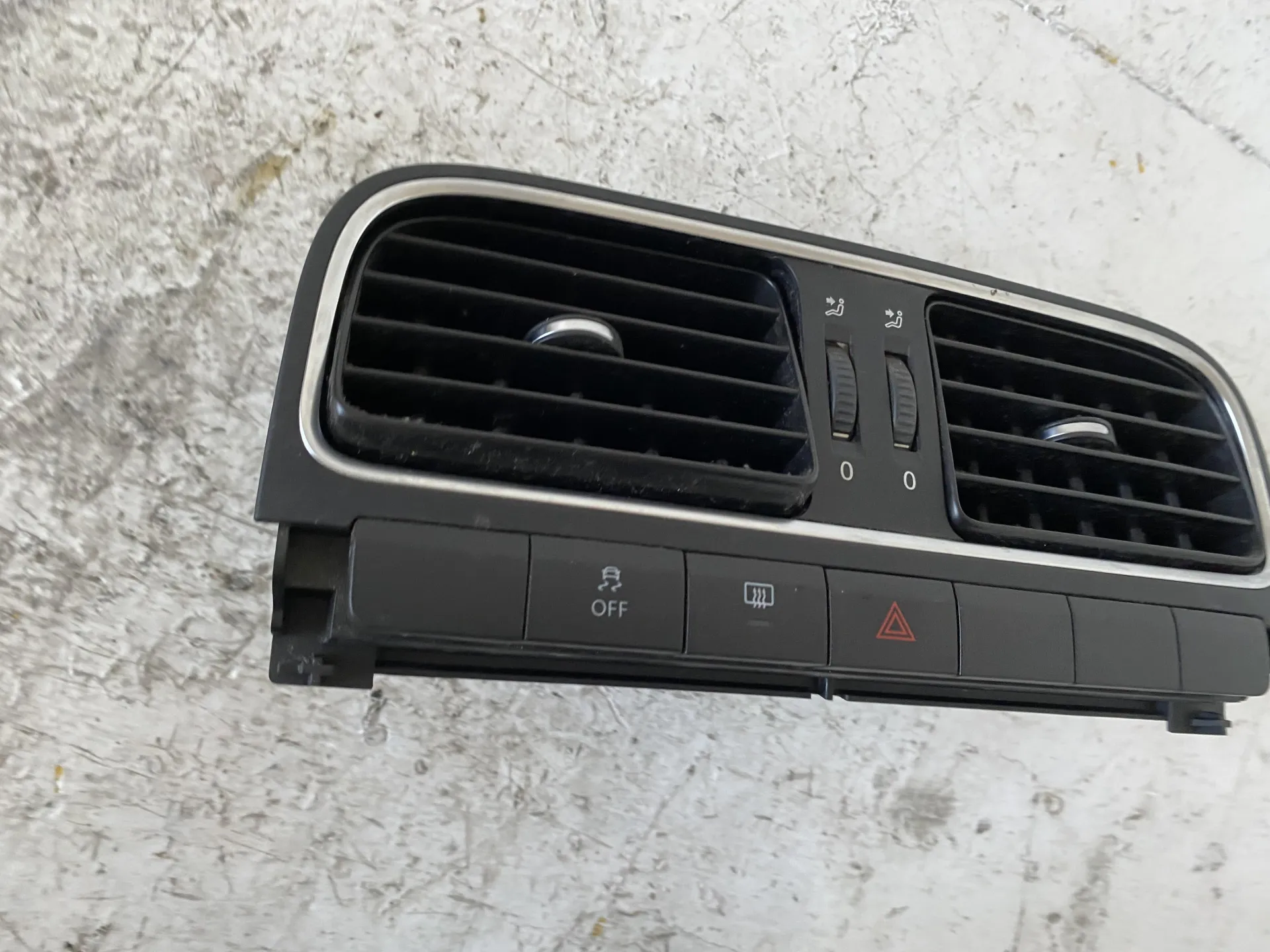 BOCCHETTE ARIA CRUSCOTTO VOLKSWAGEN Polo 5Â° Serie 1200 Benzina con codice motore CGP/CGP (2013)