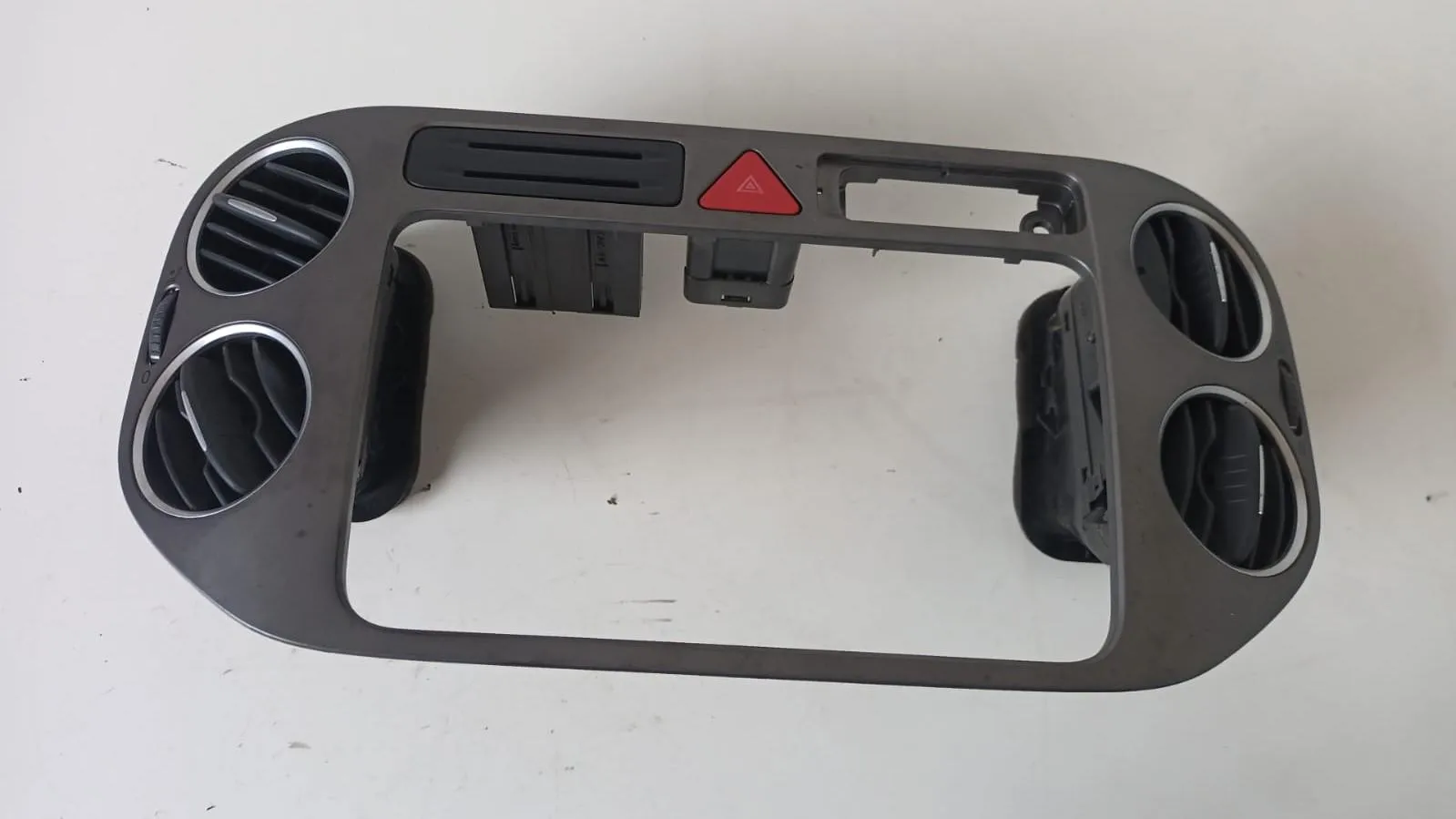 BOCCHETTE ARIA CRUSCOTTO VOLKSWAGEN Tiguan 1Â° Serie 2000 Diesel con codice motore CFF/CFF (2010)