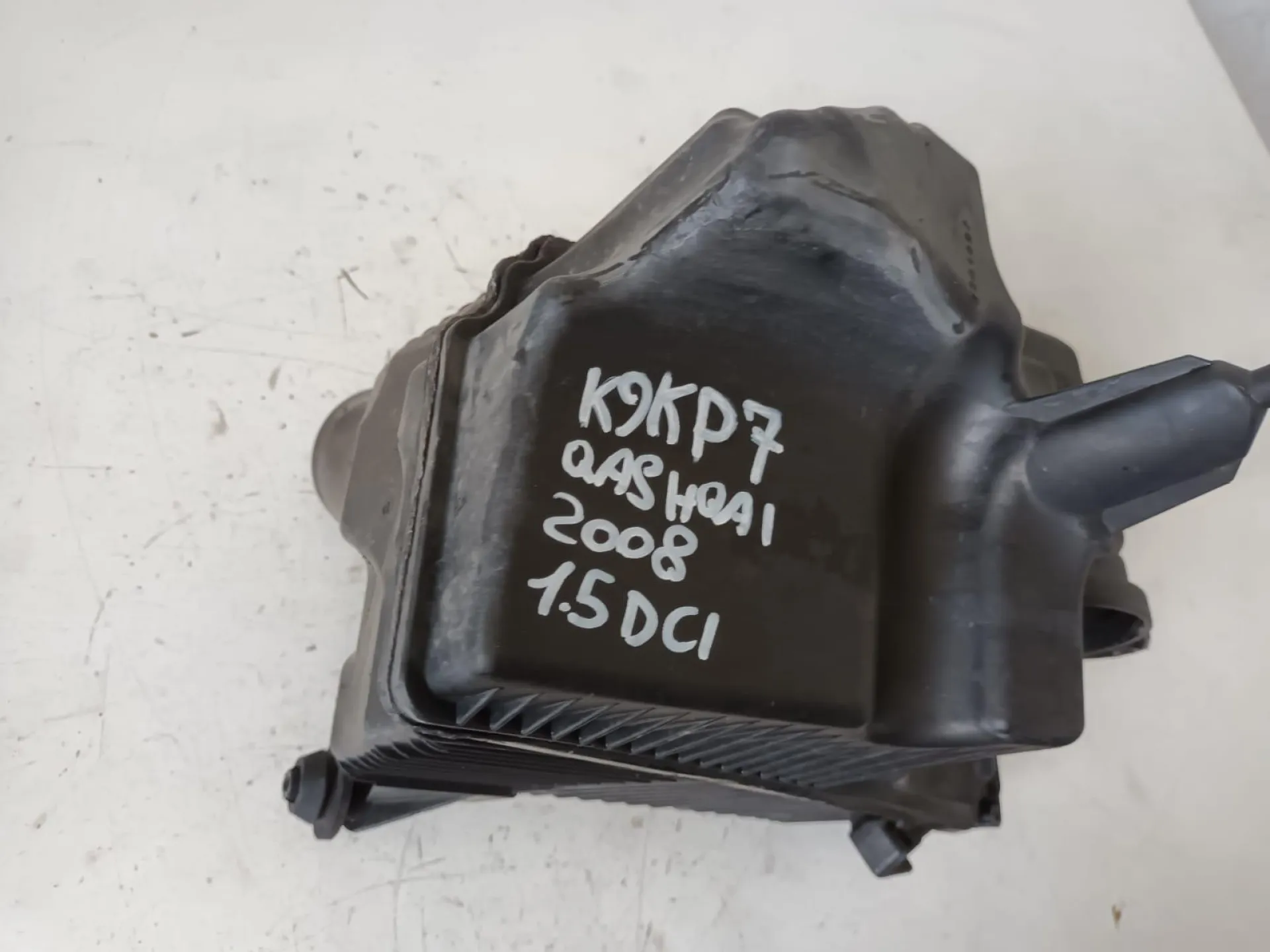 BOX SCATOLA FILTRO ARIA con codice 8200369798 da NISSAN Qashqai 1Â° Serie 1500 Diesel con codice motore K9K P7/K9K P7 (2008)