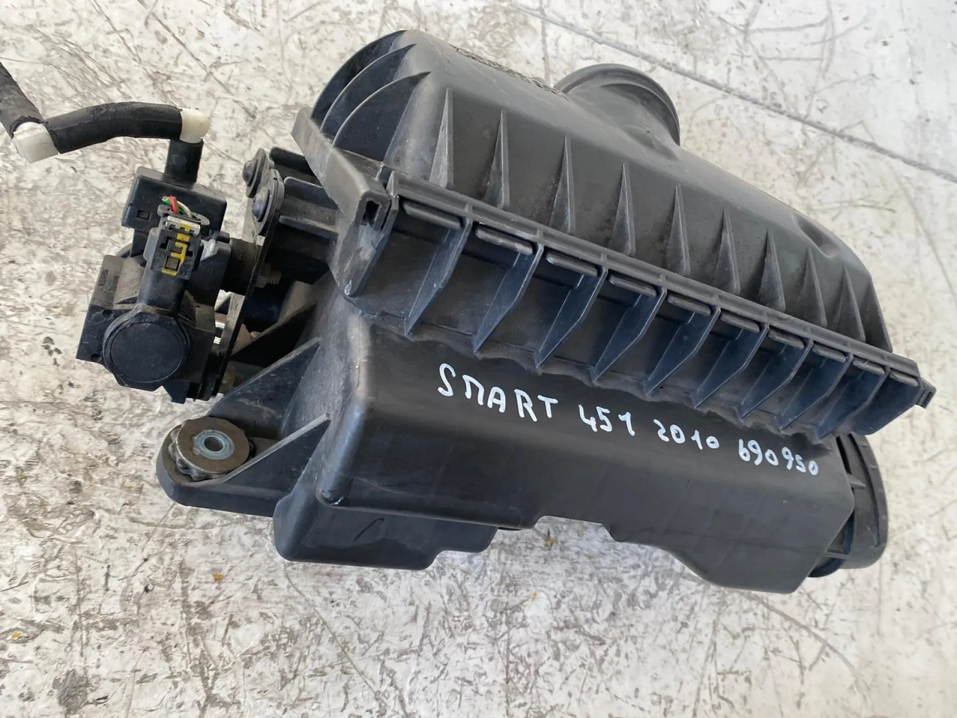 BOX SCATOLA FILTRO ARIA SMART Fortwo CoupÃ© 3Â° Serie (w 451) 800 Diesel con codice motore 690950/690950 (2010)