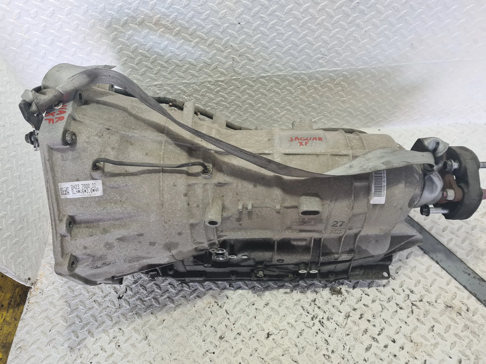 CAMBIO AUTOMATICO con codice 8X237000DD da JAGUAR XF Serie con codice motore FG Benzina 2967 (08>11)