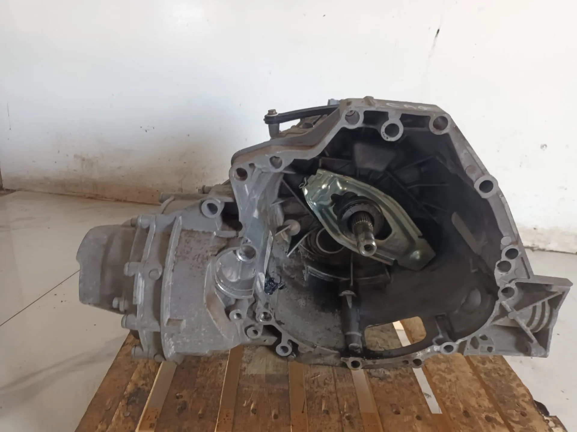CAMBIO MANUALE COMPLETO con codice KXP 0562 2 da AUDI Q5 Serie (8RB) (08>12) 2000 Diesel con codice motore CAG/CAG (2012)