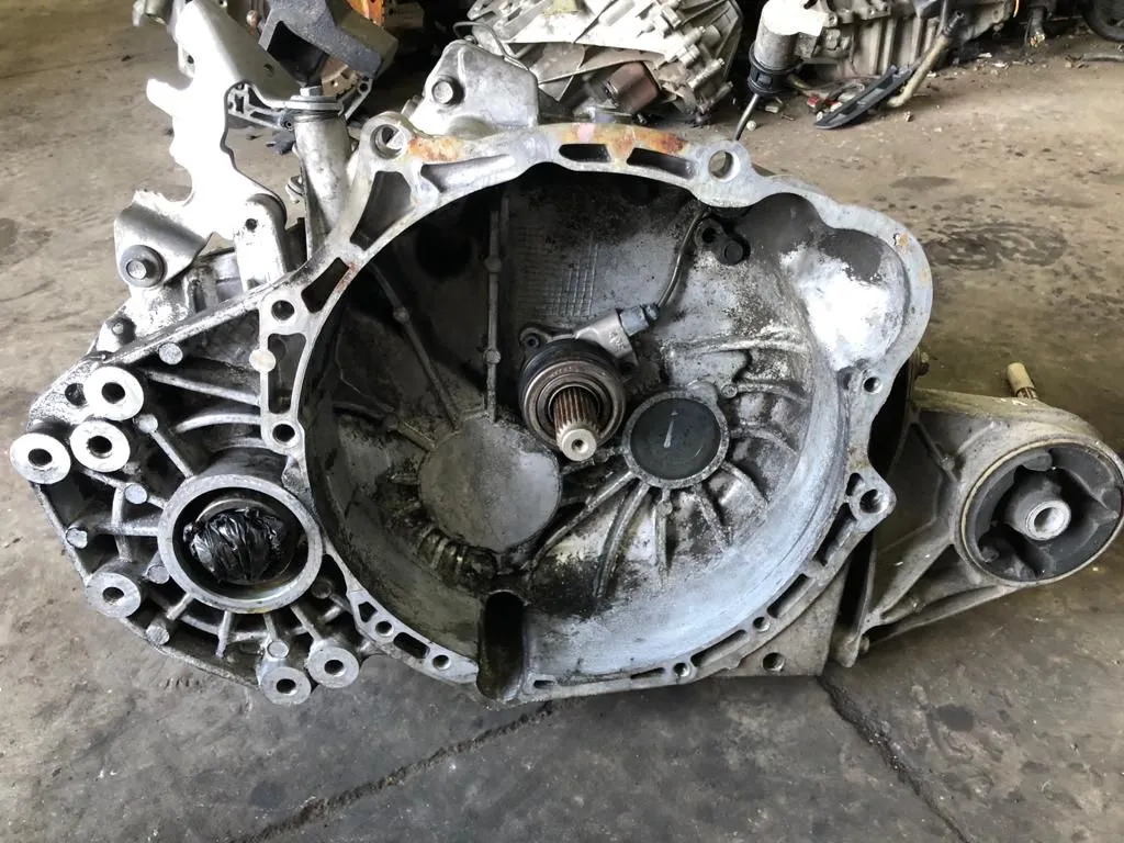 CAMBIO MANUALE COMPLETO con codice 96420073 da CHEVROLET Captiva 1Â° Serie 2000 Diesel (2011)