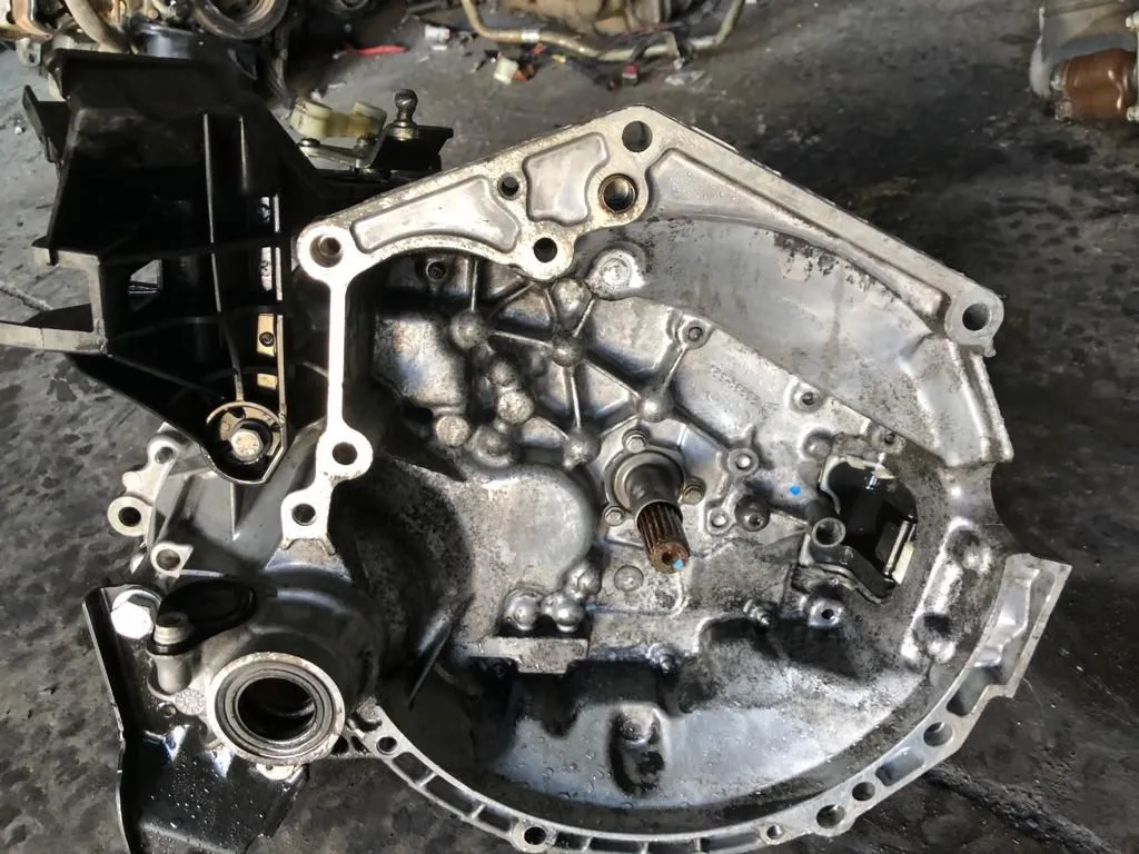 CAMBIO MANUALE COMPLETO con codice HFV da CITROEN C3 Serie (09>15) 1100 Benzina (2015)