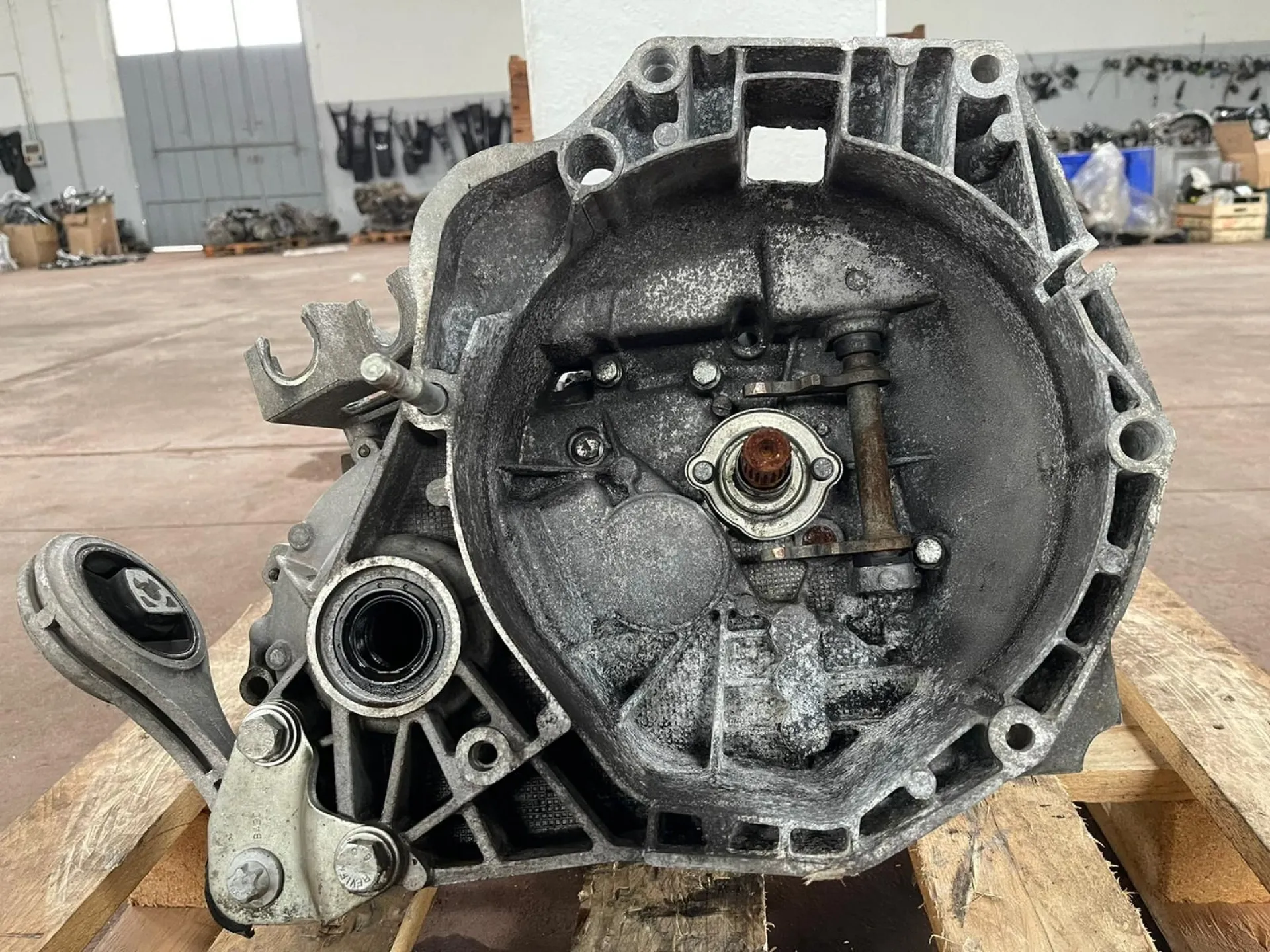 CAMBIO MANUALE COMPLETO con codice 331240 da FIAT Punto EVO 1300 Diesel (2011)
