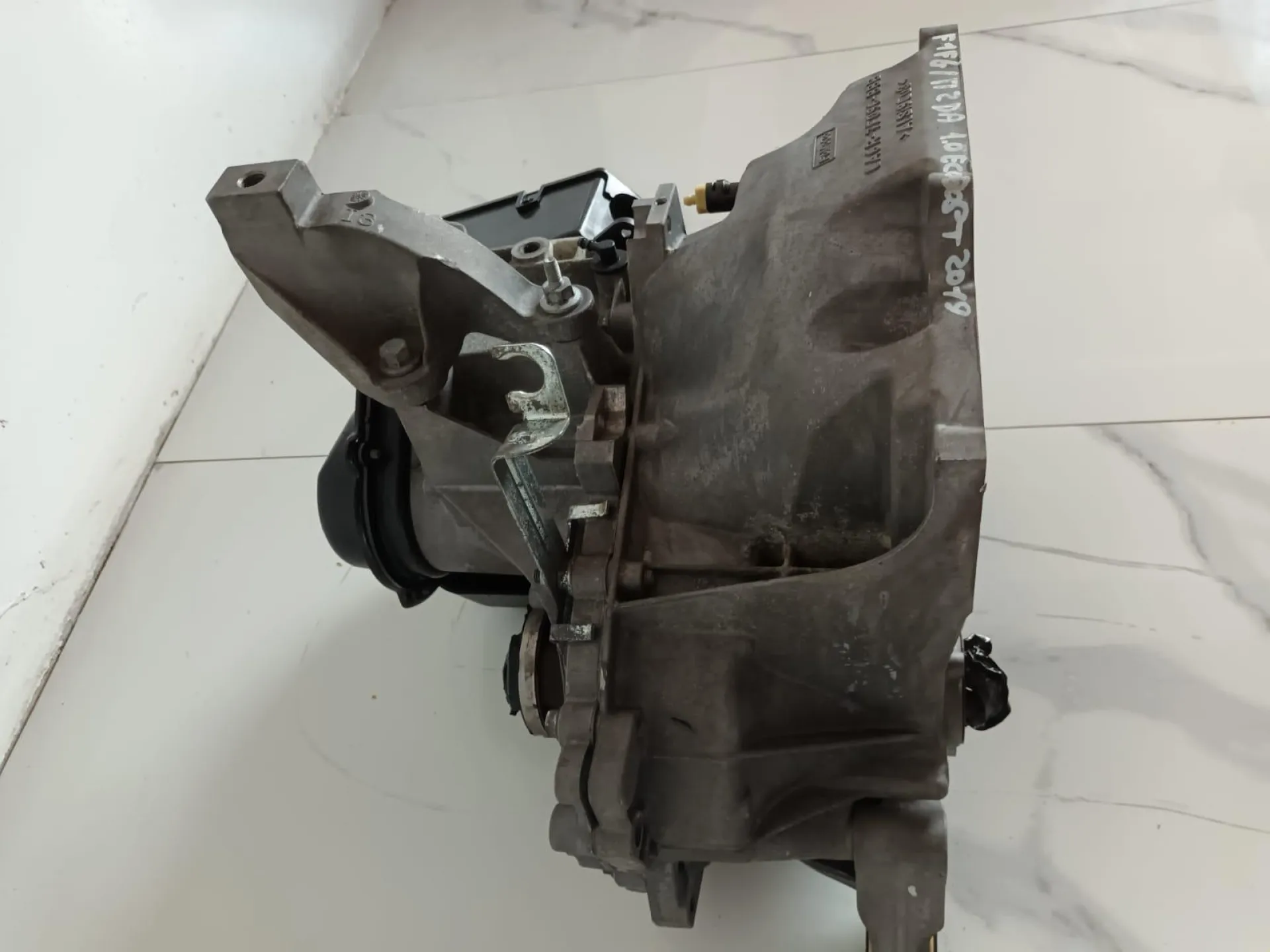 CAMBIO MANUALE COMPLETO con codice CV6R 7002 BBD da FORD Focus Berlina 7Â° Serie 1000 Benzina con codice motore F1FG/F1FG \ M2DA (2019)