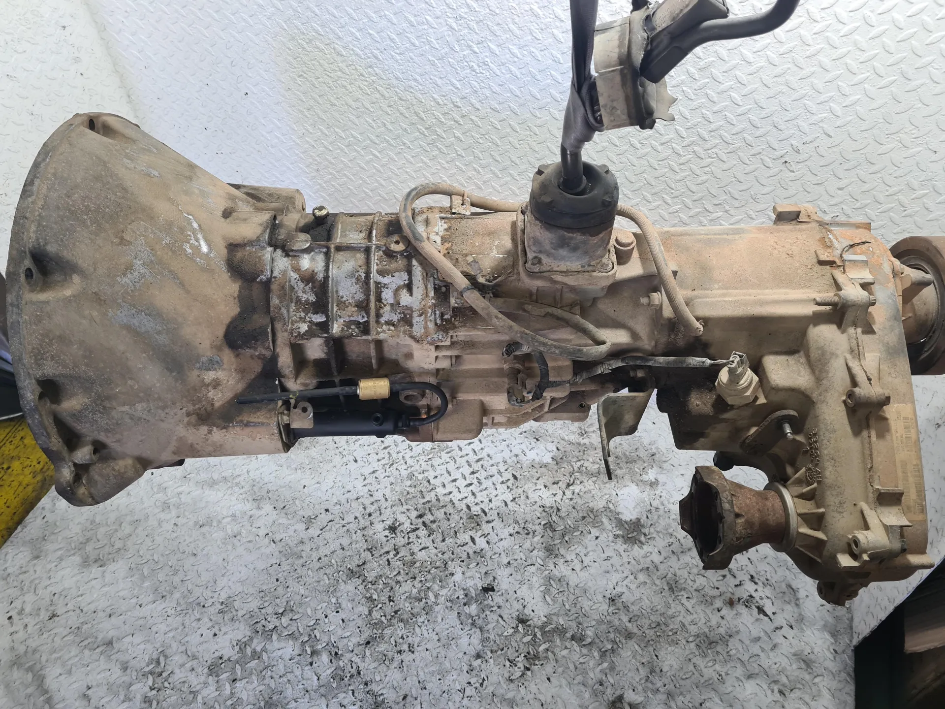 CAMBIO MANUALE COMPLETO con codice P52105820AD da JEEP Cherokee 1° Serie R 425 DOHC Diesel 2500 (84>96)