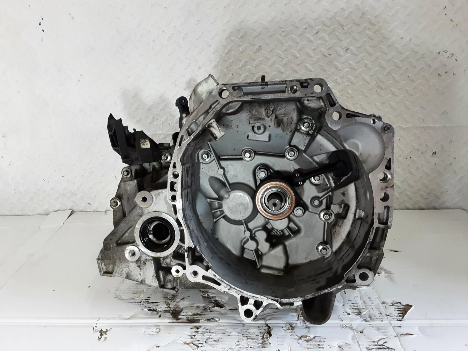 CAMBIO MANUALE COMPLETO NISSAN Micra Serie (K14) (17>) 1000 Benzina 54 kW / 73 CV con codice motore B4D/B4D 410, BR10DE (2017)