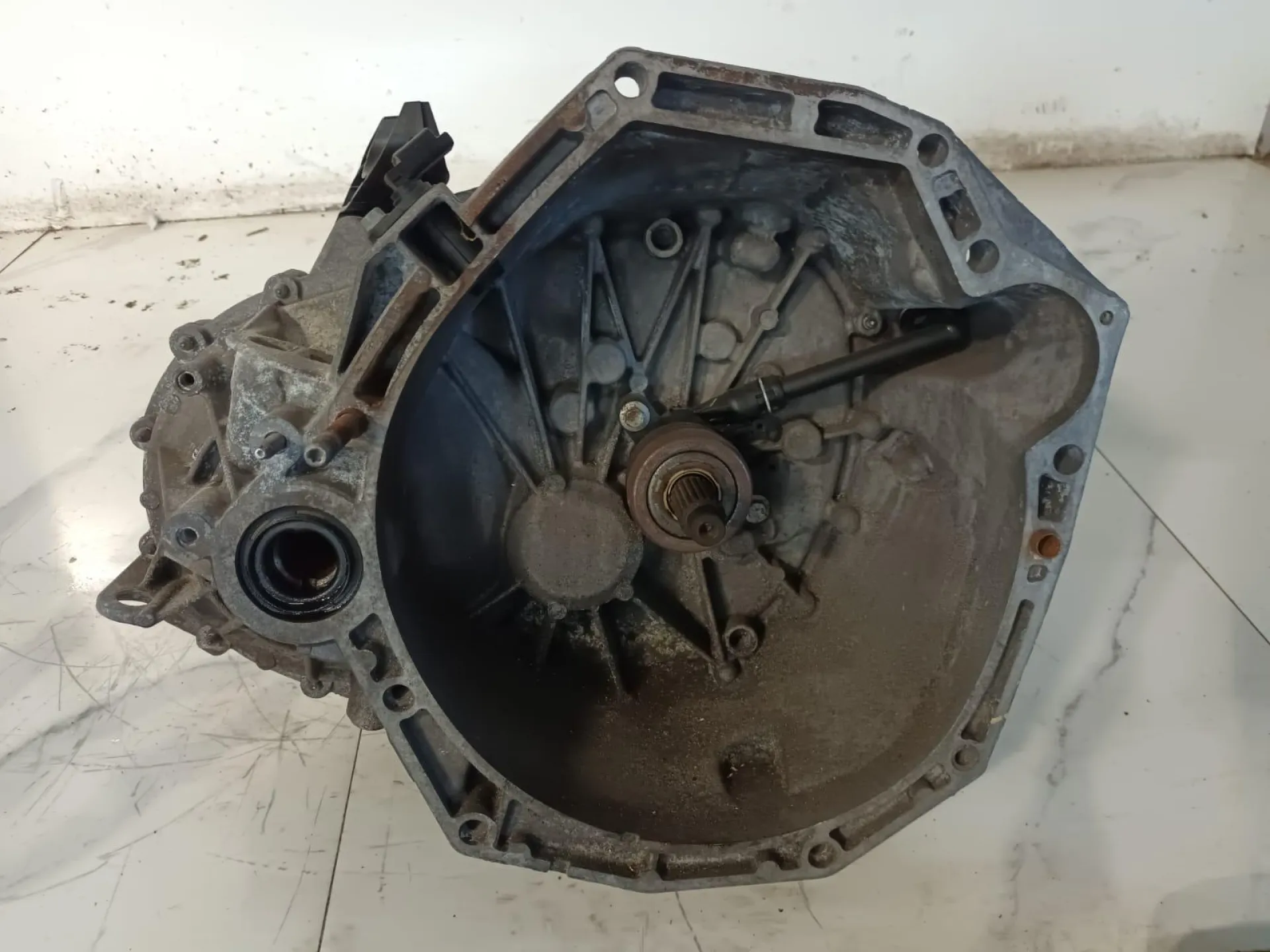CAMBIO MANUALE COMPLETO con codice 610186 da NISSAN Qashqai 1Â° Serie 1500 Diesel con codice motore K9K/K9K (2009)