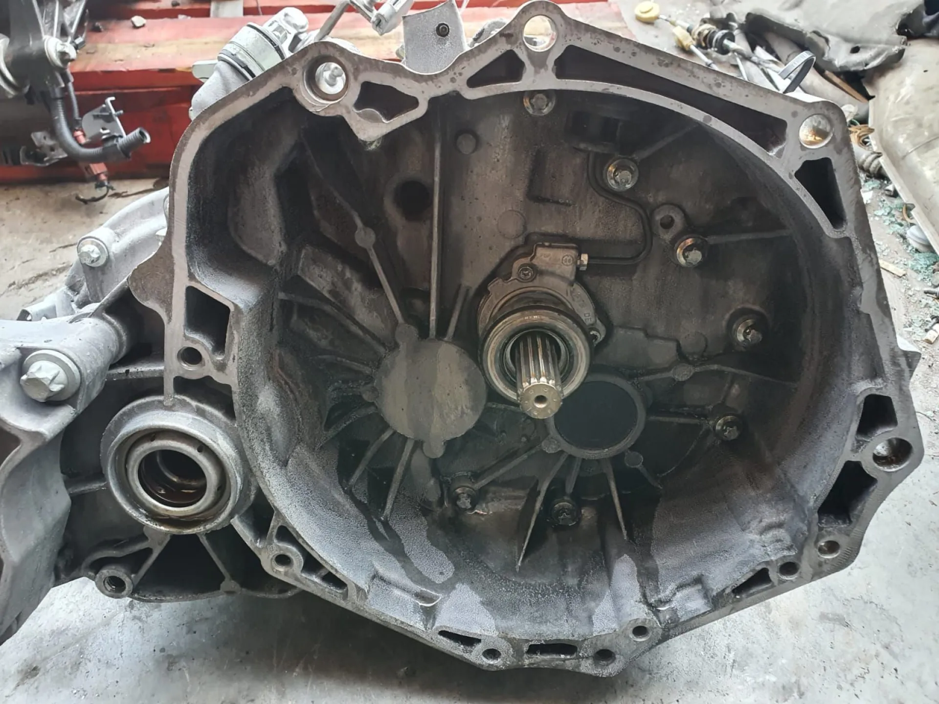 CAMBIO MANUALE COMPLETO con codice 5495775 da OPEL Astra H Berlina 2° serie 1700 Diesel (2007)