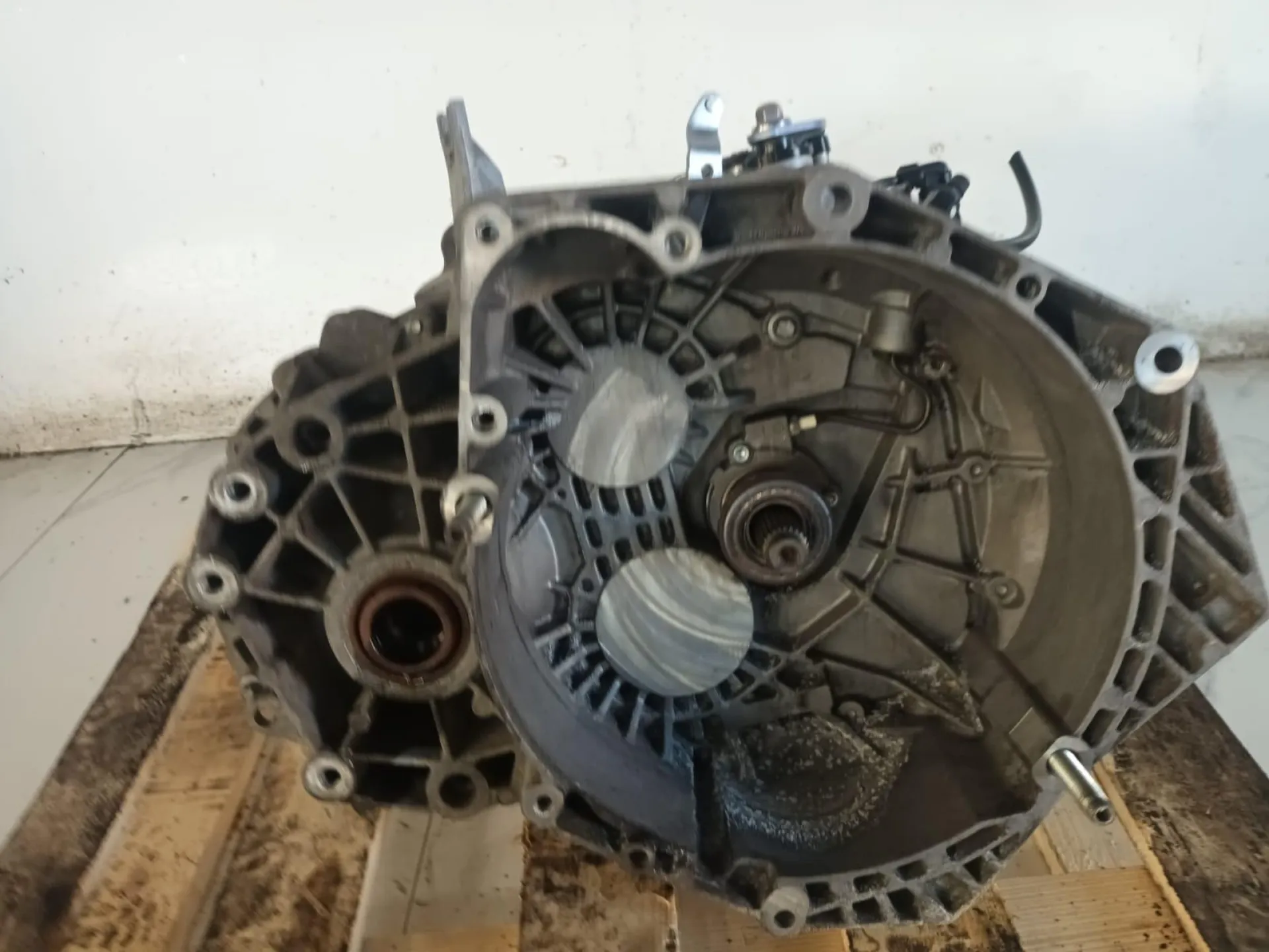 CAMBIO MANUALE COMPLETO con codice con codice motore A20DTH/A20DTH da OPEL Insignia Berlina 2000 Diesel (2013)