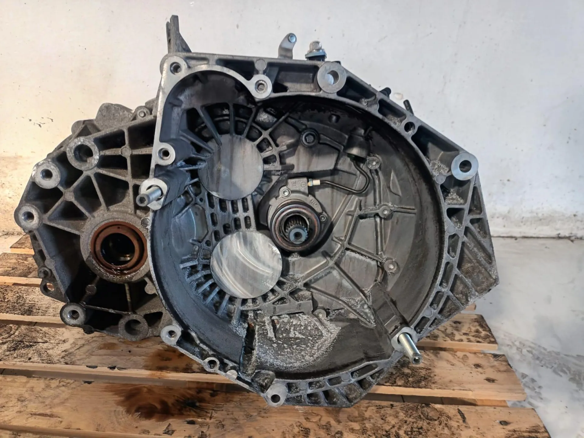 CAMBIO MANUALE COMPLETO con codice con codice motore A20DTH/A20DTH da OPEL Insignia Berlina 2000 Diesel (2013)