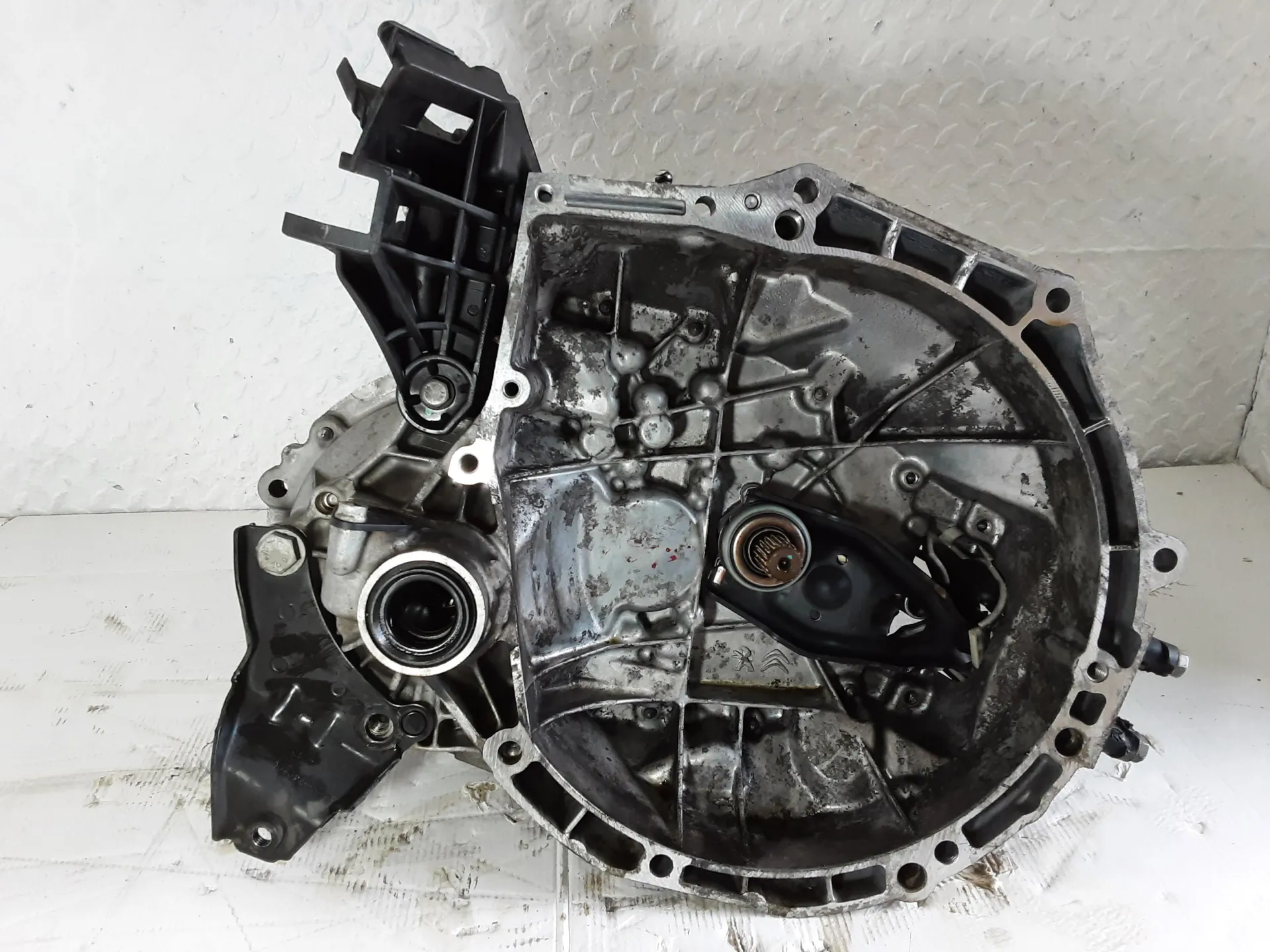 CAMBIO MANUALE COMPLETO PEUGEOT 208 Serie (12>19) 1200 Benzina 60 kW / 82 CV con codice motore HM01/HMZ (EB2), HMZ (EB2F) (2013)