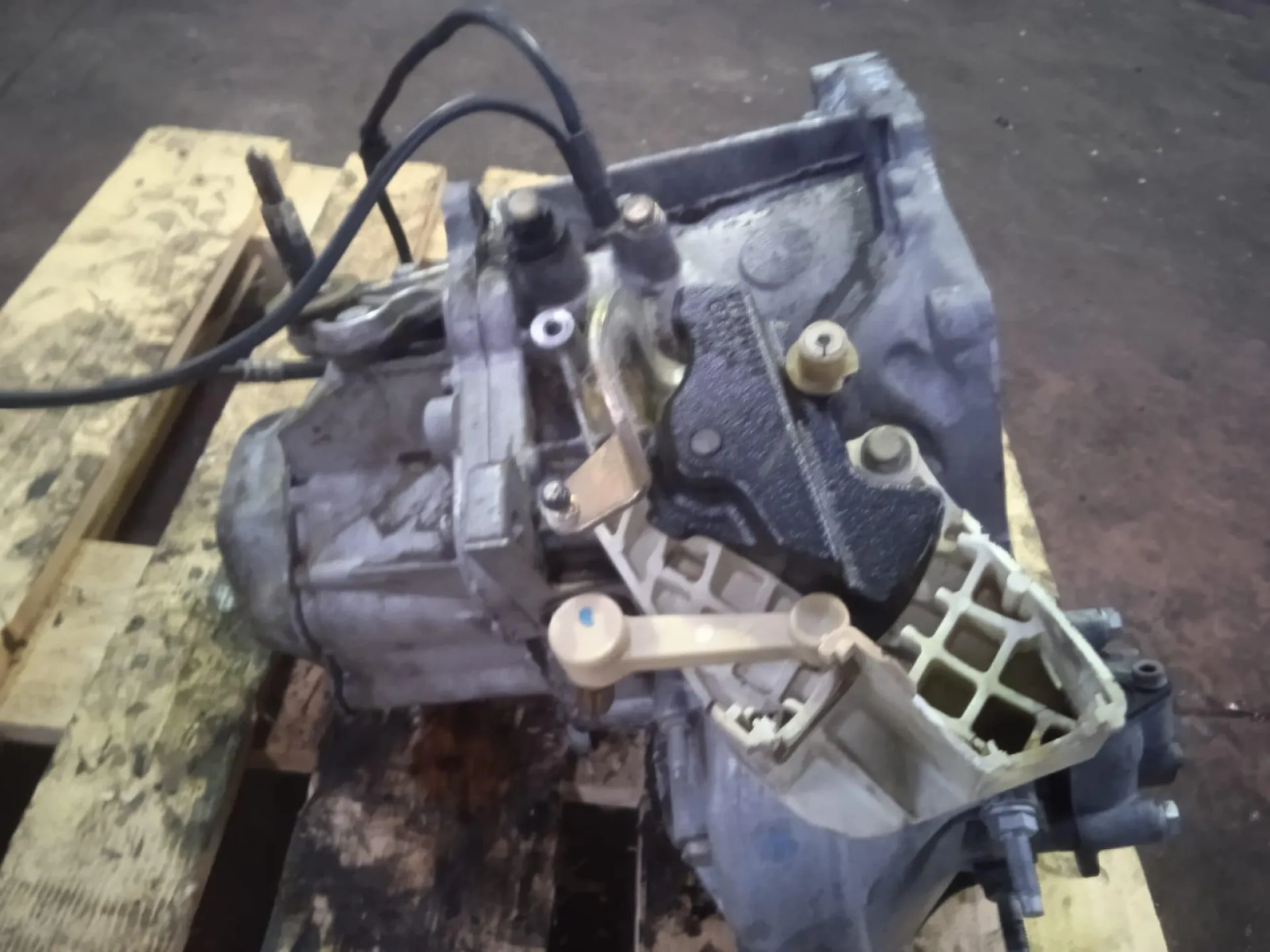 CAMBIO MANUALE COMPLETO con codice con codice motore 9HZ/9HZ da PEUGEOT 308 Serie (07>14) 1600 Diesel (2010)
