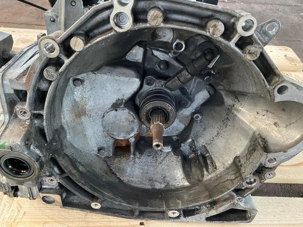 CAMBIO MANUALE COMPLETO con codice con codice motore 4H01/4H01 da PEUGEOT 407 Berlina 2200 Diesel (2011)