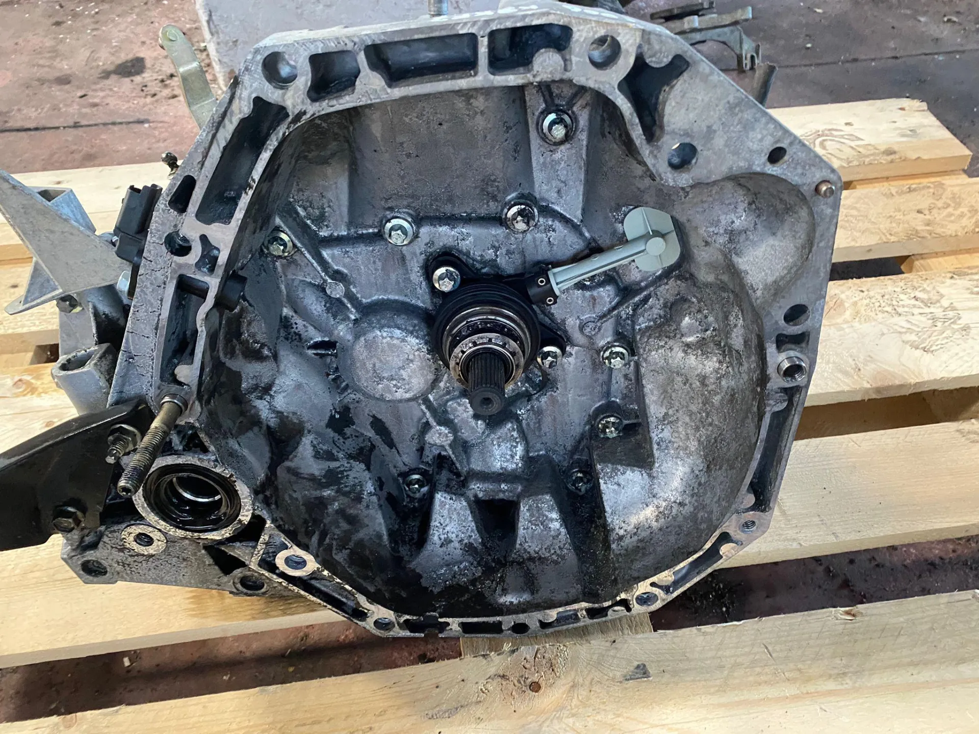 CAMBIO MANUALE COMPLETO con codice con codice motore K9K F7/K9K F7 da RENAULT Clio Serie (04>08) 1500 Diesel (2006)