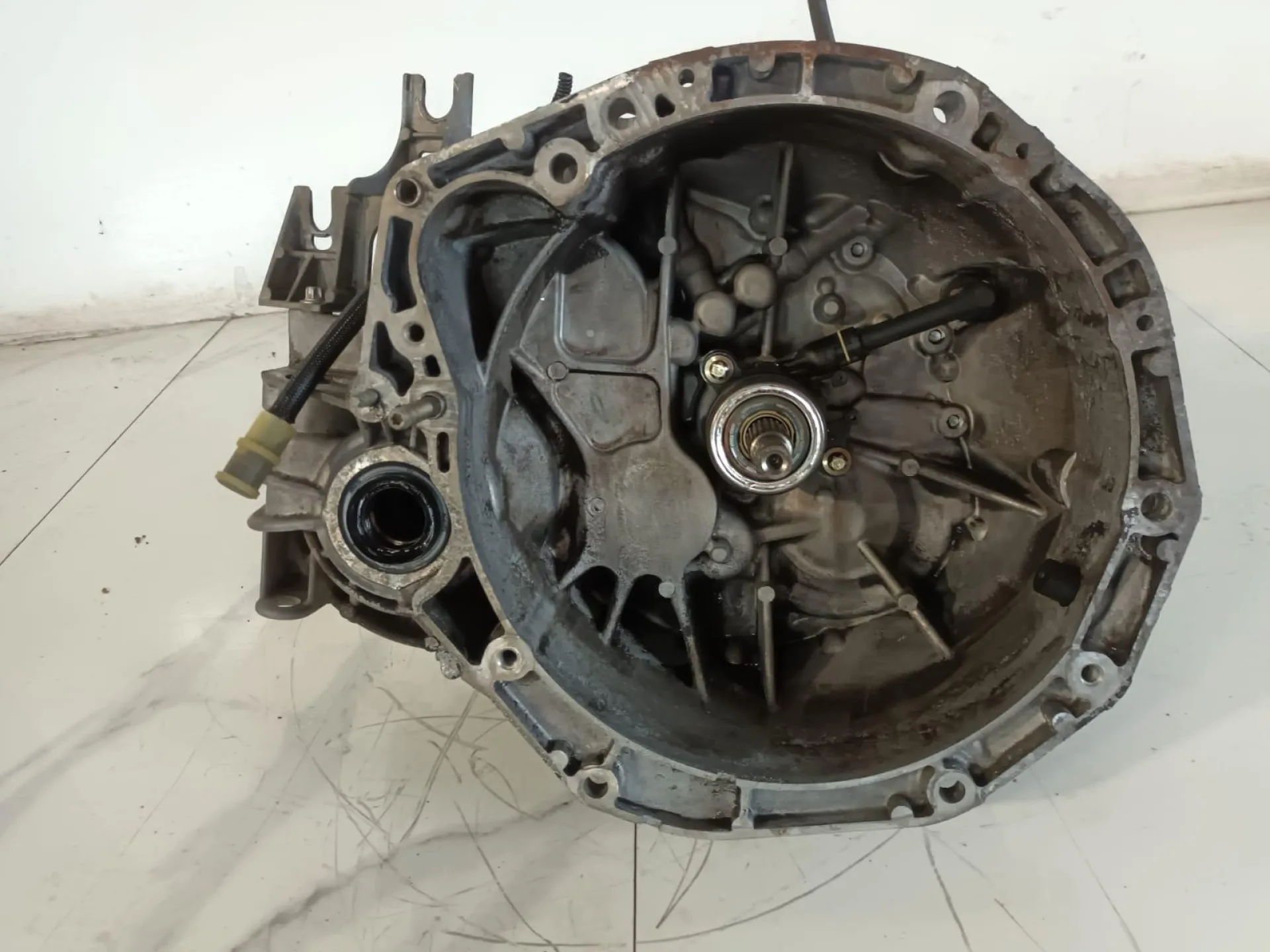 CAMBIO MANUALE COMPLETO con codice CE ND0 000 820012 8325 da RENAULT Megane III (08>16) 1900 Diesel con codice motore F9Q/F9Q (2008)