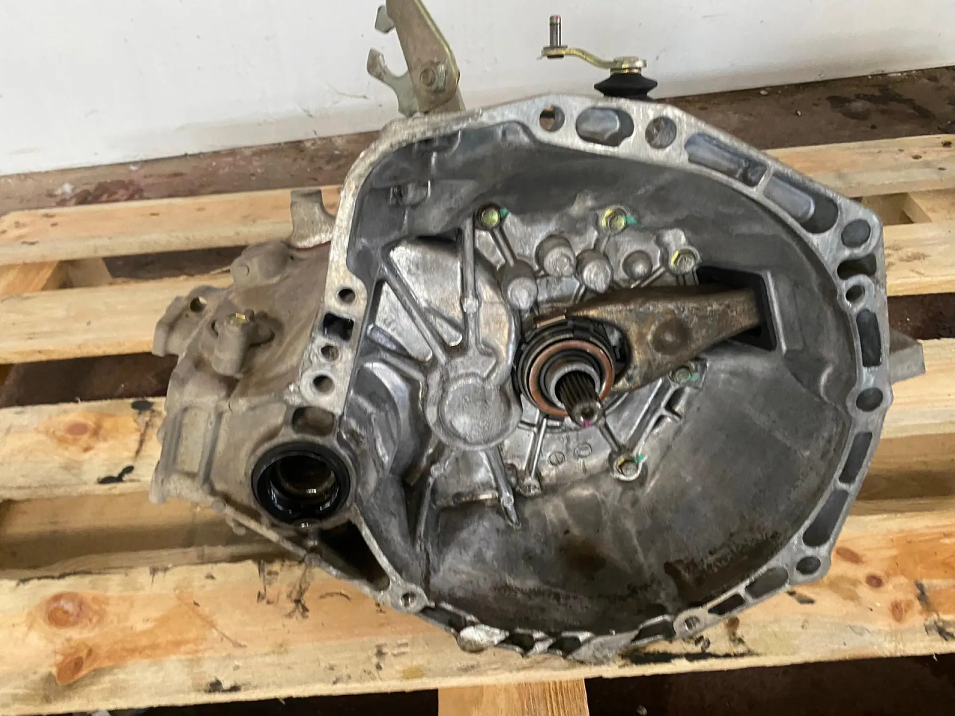 CAMBIO MANUALE COMPLETO con codice con codice motore 1SZ FE/1SZ FE da TOYOTA Yaris Serie (99>03) 1000 Benzina (2002)