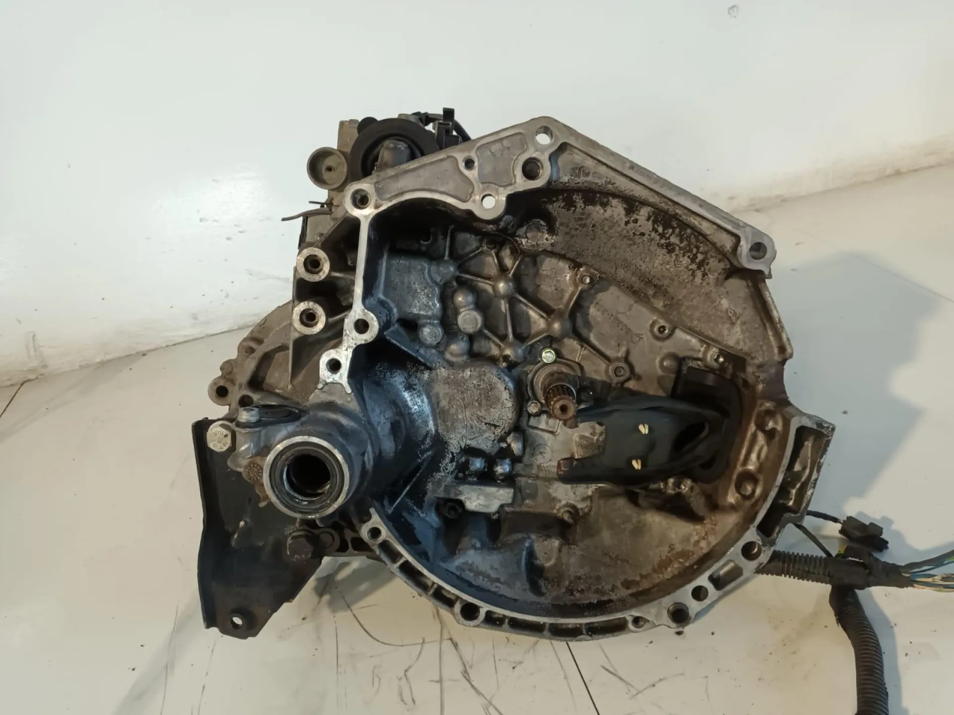 CAMBIO ROBOTIZZATO con codice 013981009001 da CITROEN C3 Serie (09>15) 1400 Benzina con codice motore KFV/KFV (2008)