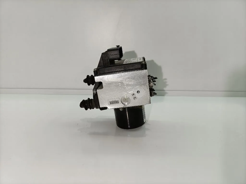 CENTRALINA ABS con codice 3C0614095Q da VOLKSWAGEN Passat Berlina 4Â° Serie 1968 diesel (2005)