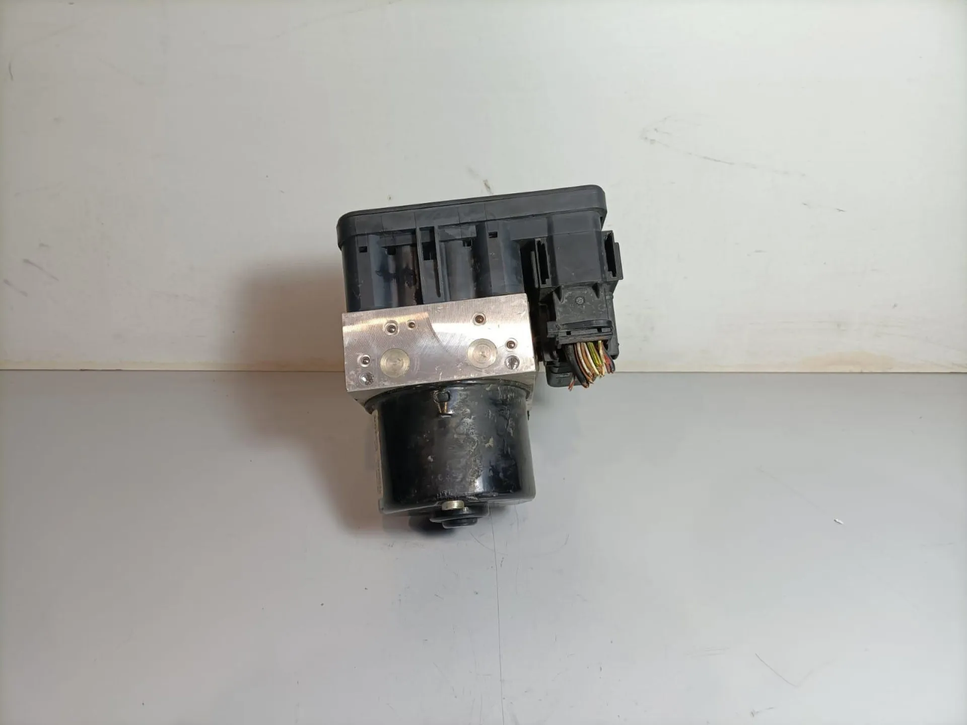CENTRALINA ABS con codice 10.0960-0427.3 da VOLVO C30 1Â° Serie 1600 Benzina (2007)