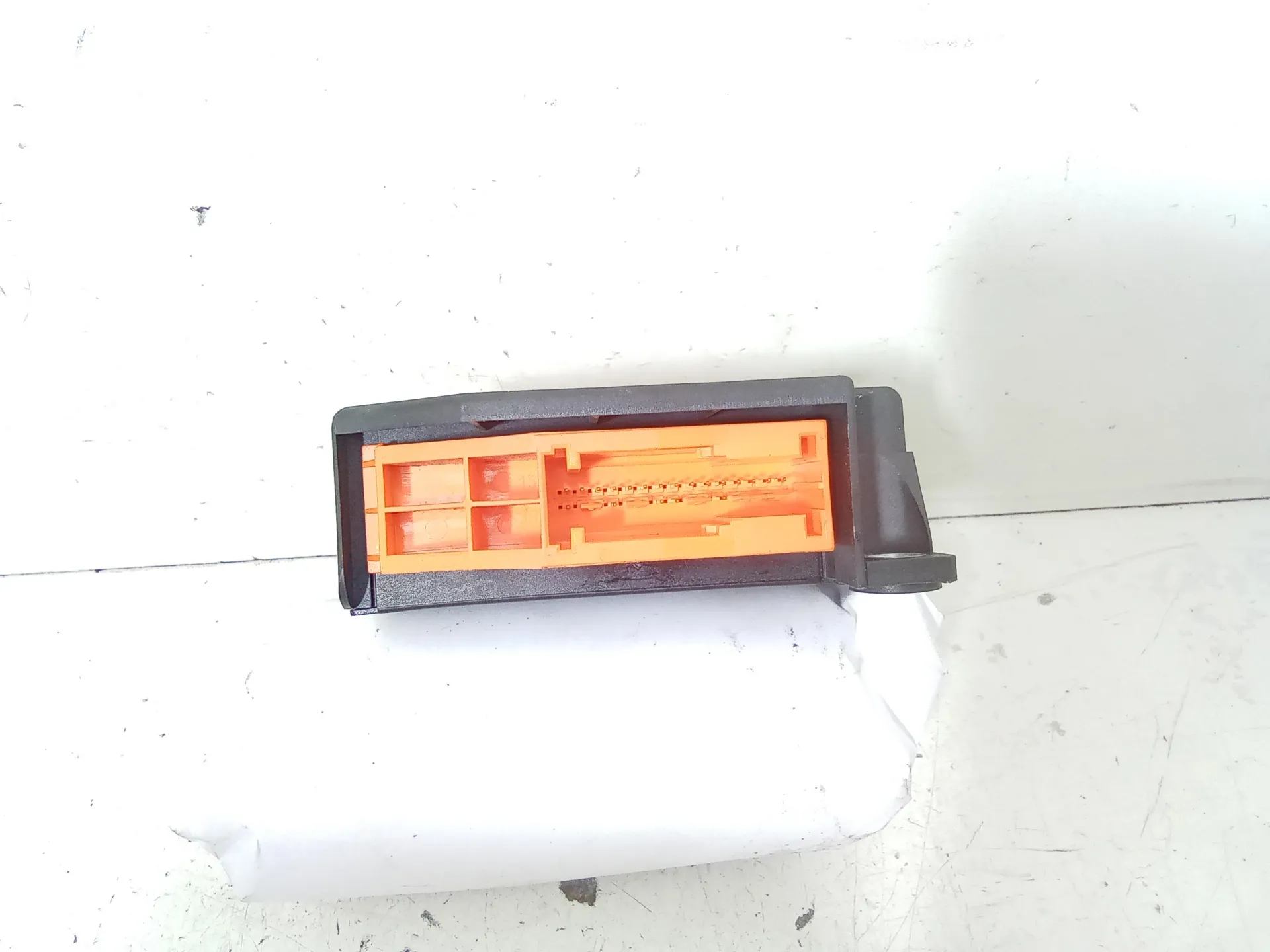 CENTRALINA AIRBAG con codice 0001211v008 da SMART ForTwo CoupÃ© 1Â° Serie 600 Benzina 40 kW / 55 CV (2003)