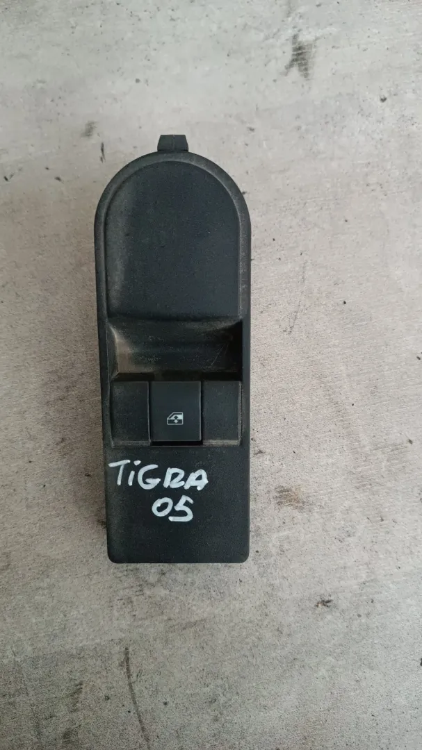 Centralina apertura tetto Opel Tigra 1.4 B del 2005 CODICE RICAMBIO : 93162344