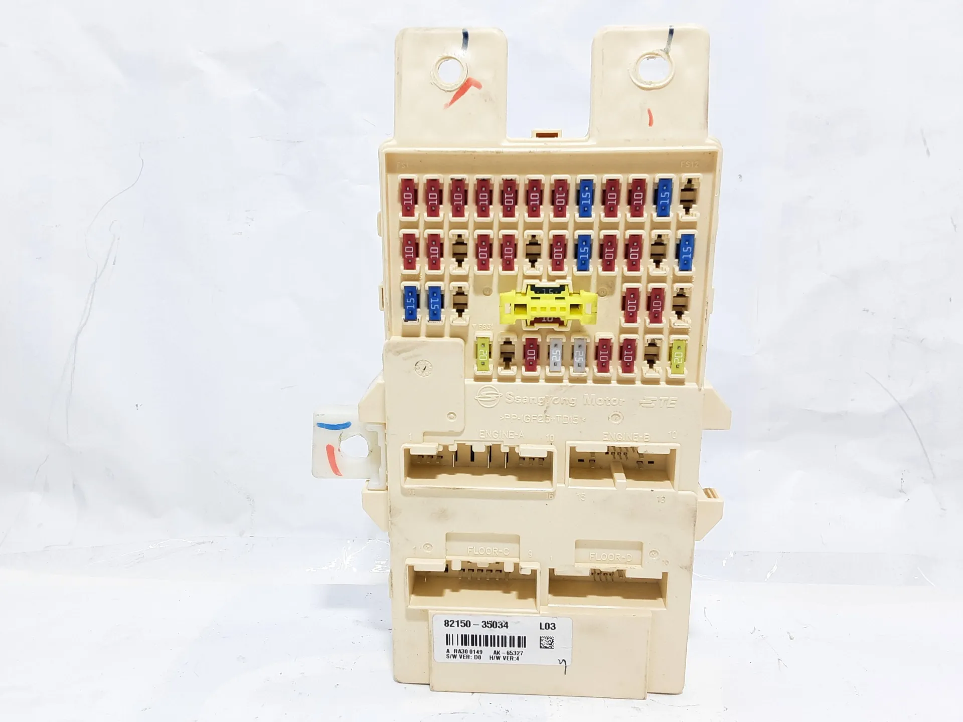 CENTRALINA BSI con codice 8215035034 da SSANGYONG Tivoli Serie (15>) Benzina con codice motore 173910