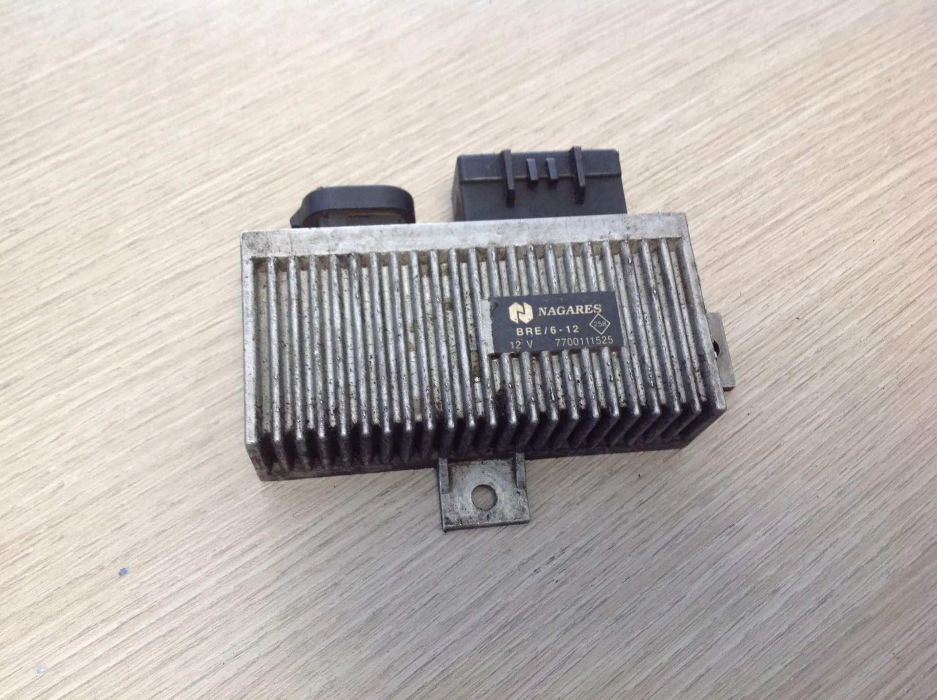 CENTRALINA CANDELETTE con codice 7700111525 da RENAULT Megane l Grand Tour (99>02) Diesel