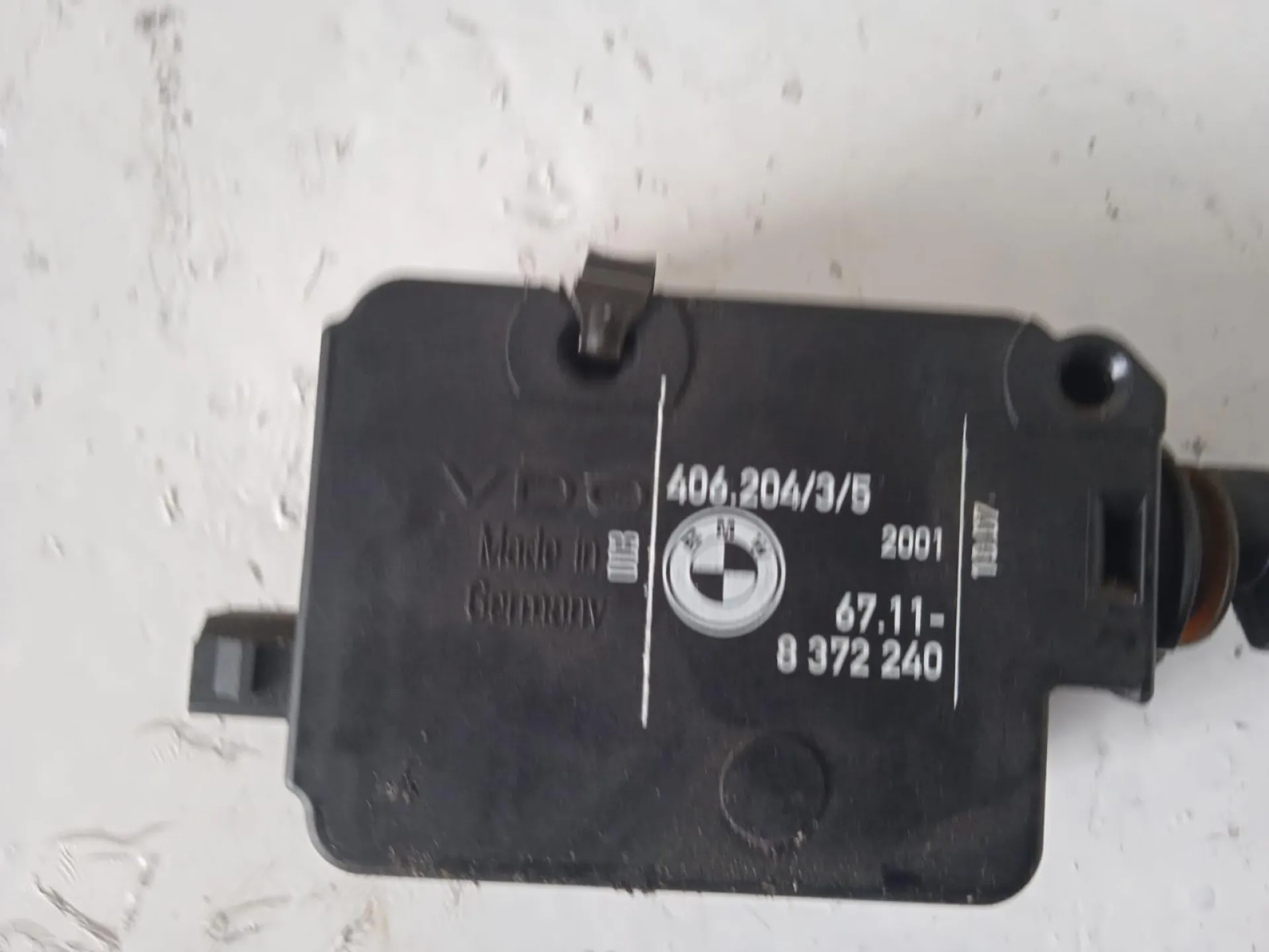 CENTRALINA CHIUSURA CENTRALIZZATA con codice 6711 8372240 da BMW Serie 3 E46 Berlina 2000 Diesel con codice motore 204D1/204D1 (2001)