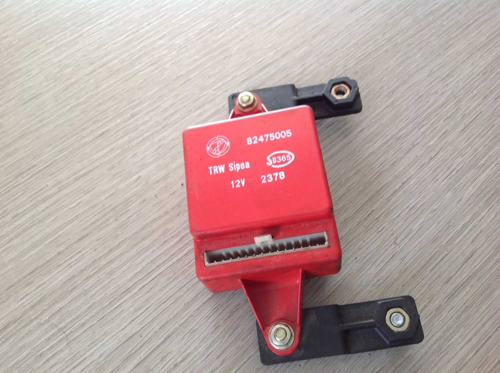 CENTRALINA CHIUSURE con codice 82475005 TRW Sipea da LANCIA Dedra Berlina Benzina
