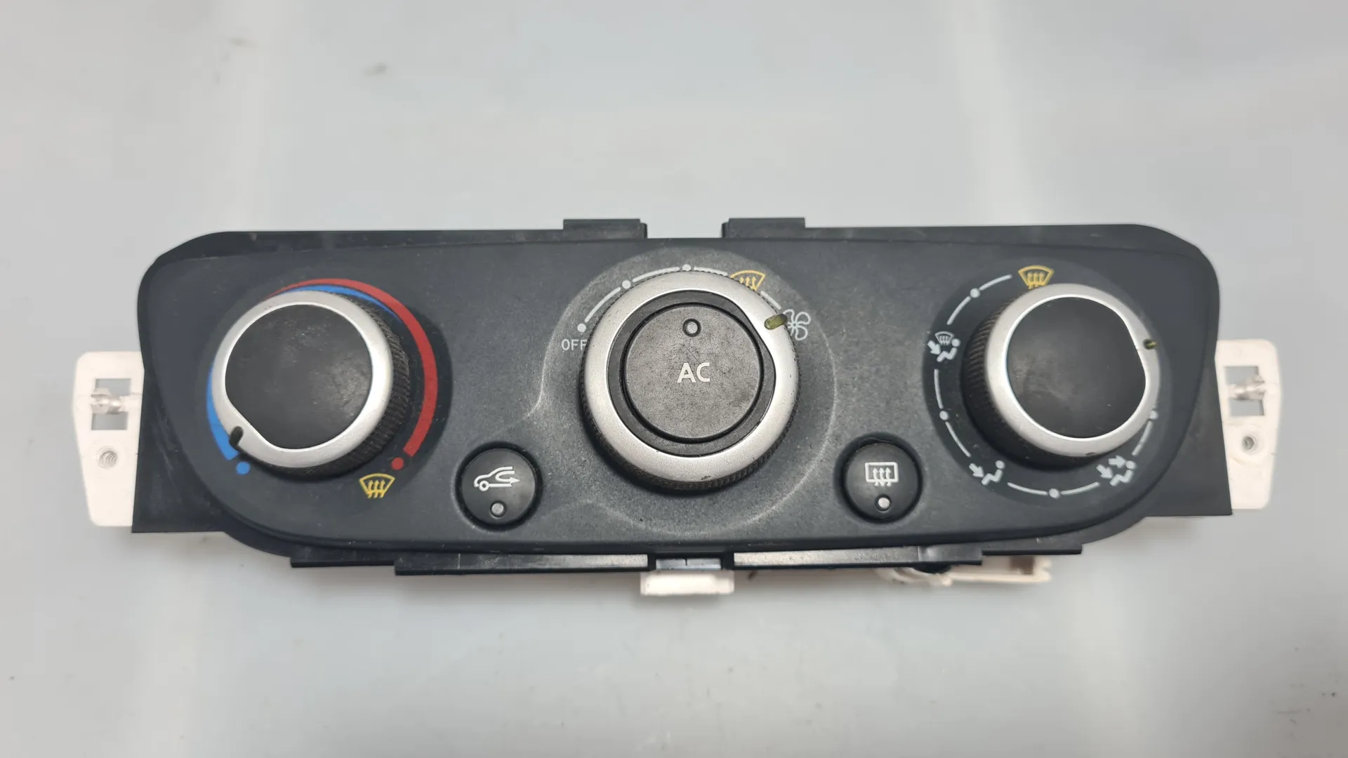 CENTRALINA CLIMA con codice E1072183A da RENAULT Megane III (08>16)