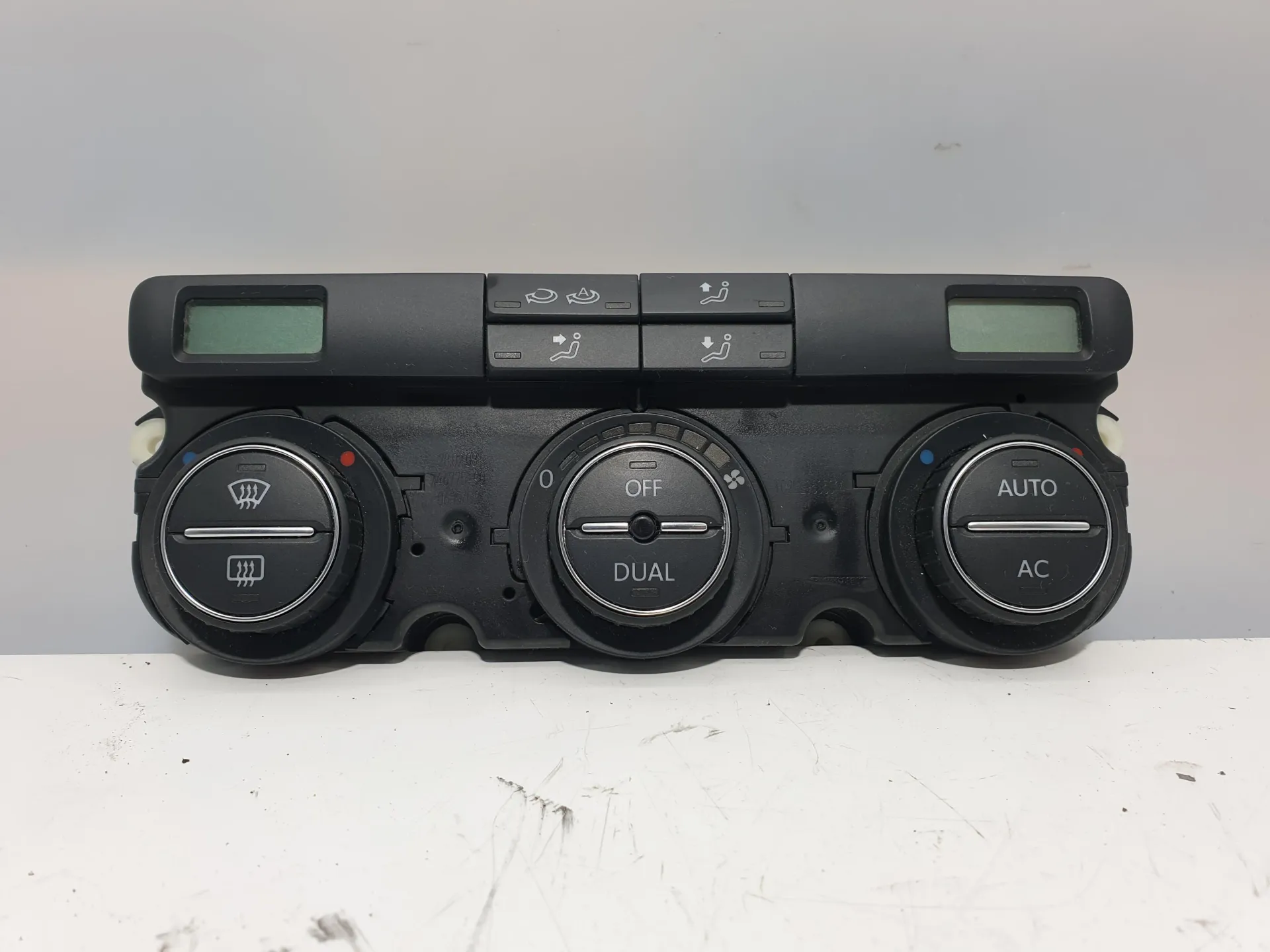 CENTRALINA CLIMA con codice 3c0907044 da VOLKSWAGEN Passat Berlina 4° Serie 1896 Diesel 77 (2008)