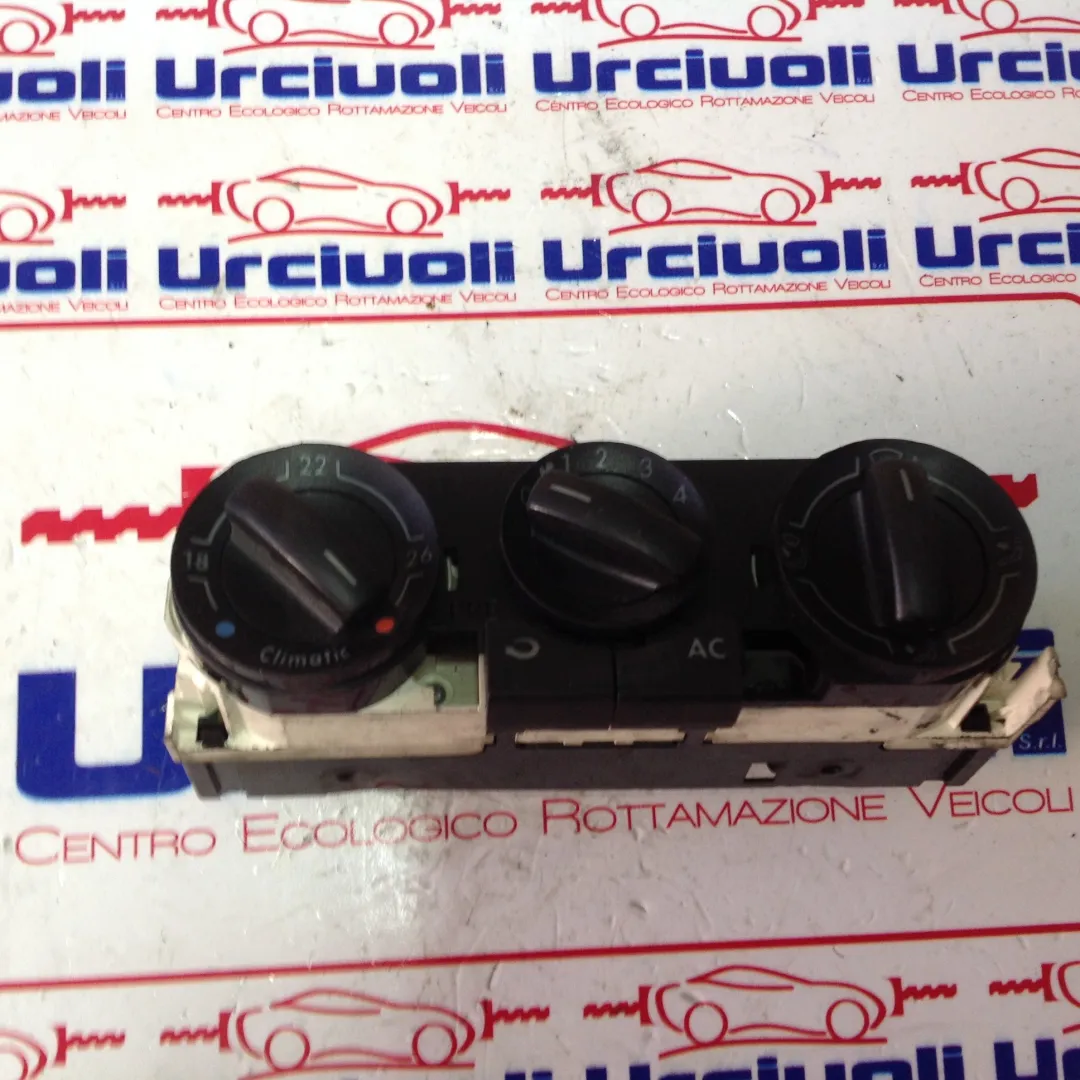 CENTRALINA CLIMA con codice 6Q0820045G da VOLKSWAGEN Polo 4Â° Serie Diesel (2004)