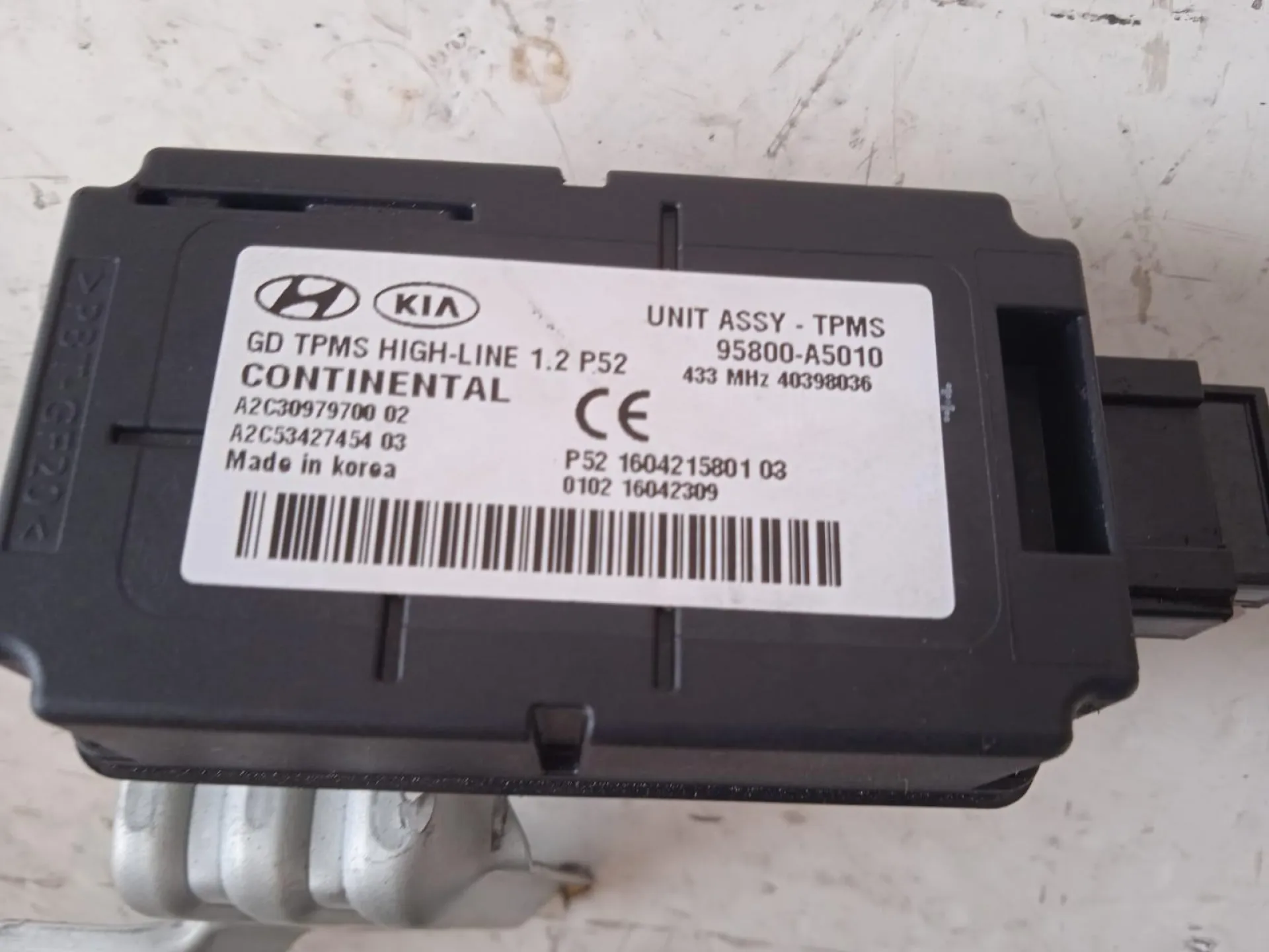 CENTRALINA CONTROLLO PNEUMATICI con codice 95800A5010 da HYUNDAI i30 Serie (12>18) 1600 Diesel con codice motore D4FB/D4FB (2012)