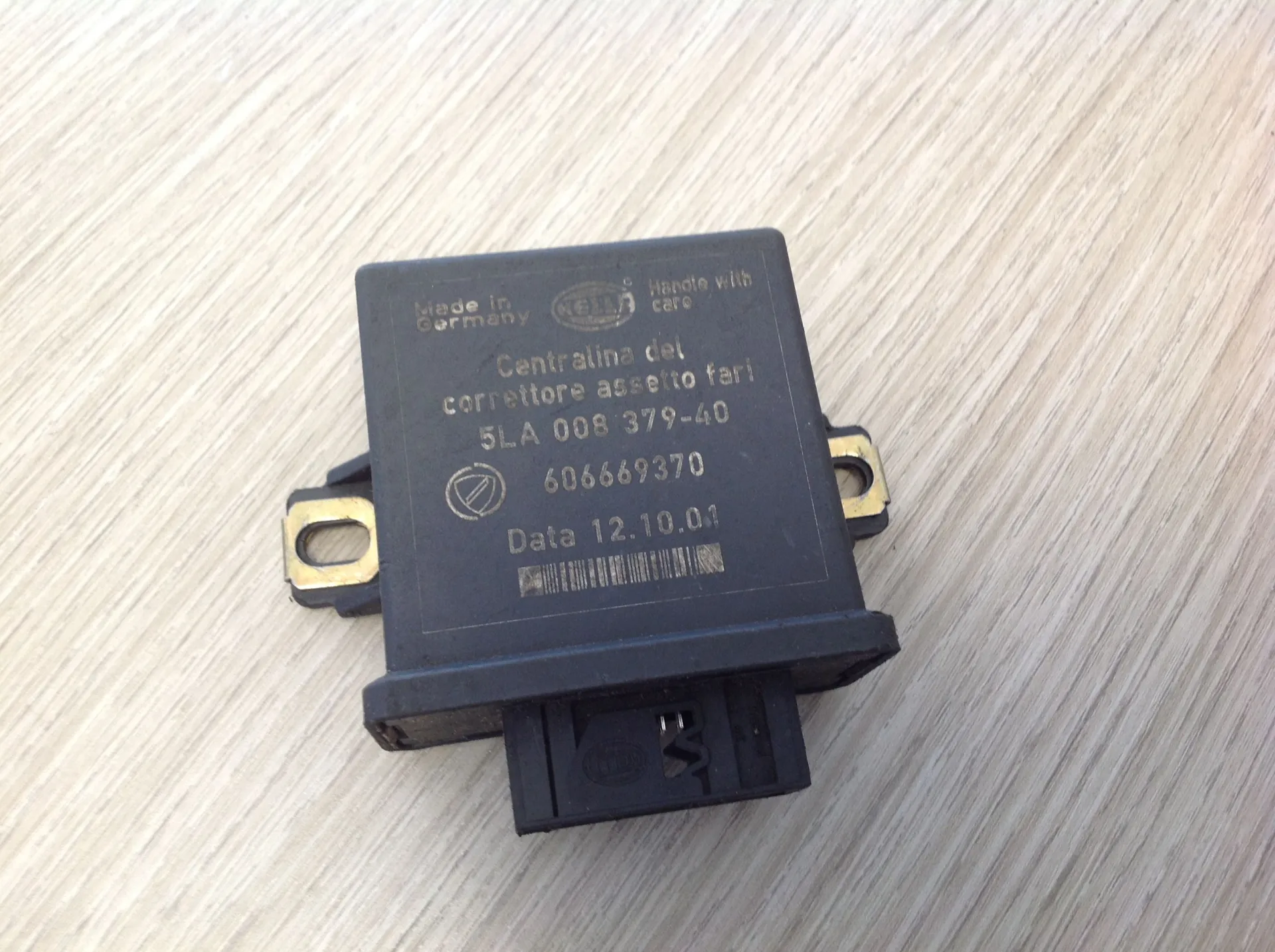 CENTRALINA CORRETTORE ASSETTO FARI con codice 5LA008379-40 606669370 da LANCIA Thesis 1Â° Serie Benzina