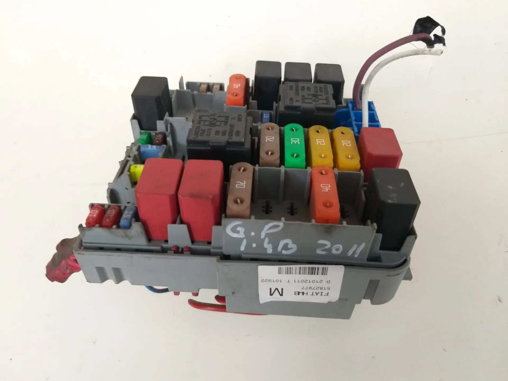 Centralina fusibili Fiat Grande Punto del 2011 1.4 Benzina CODICE RICAMBIO : 51827977