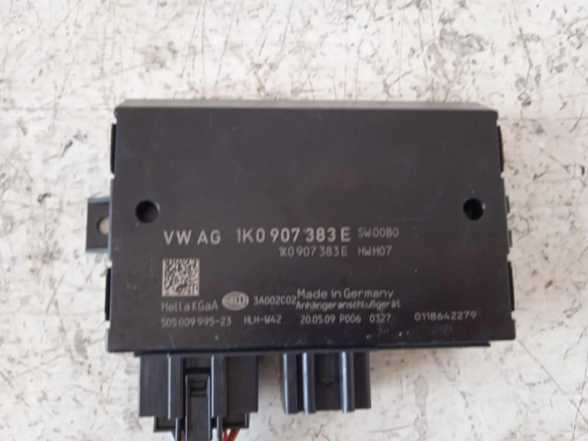 CENTRALINA GANCIO DI TRAINO con codice 1K0907383 da SKODA Superb 2Â° Serie 2000 Diesel con codice motore BMP/BMP (2010)