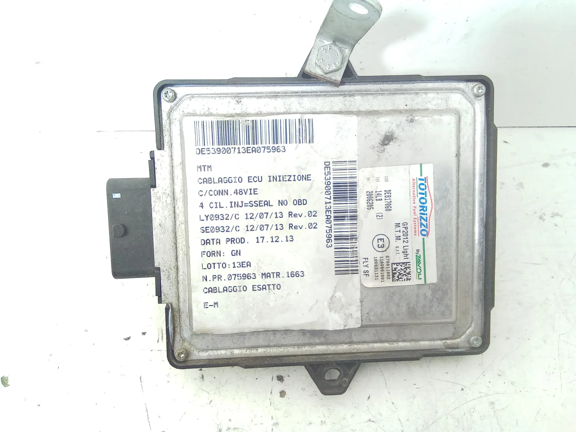 CENTRALINA GPL con codice De817060 da HYUNDAI i10 1Â° Serie 1100 Bifuel/Gas 48 kW / 65 CV (2010)