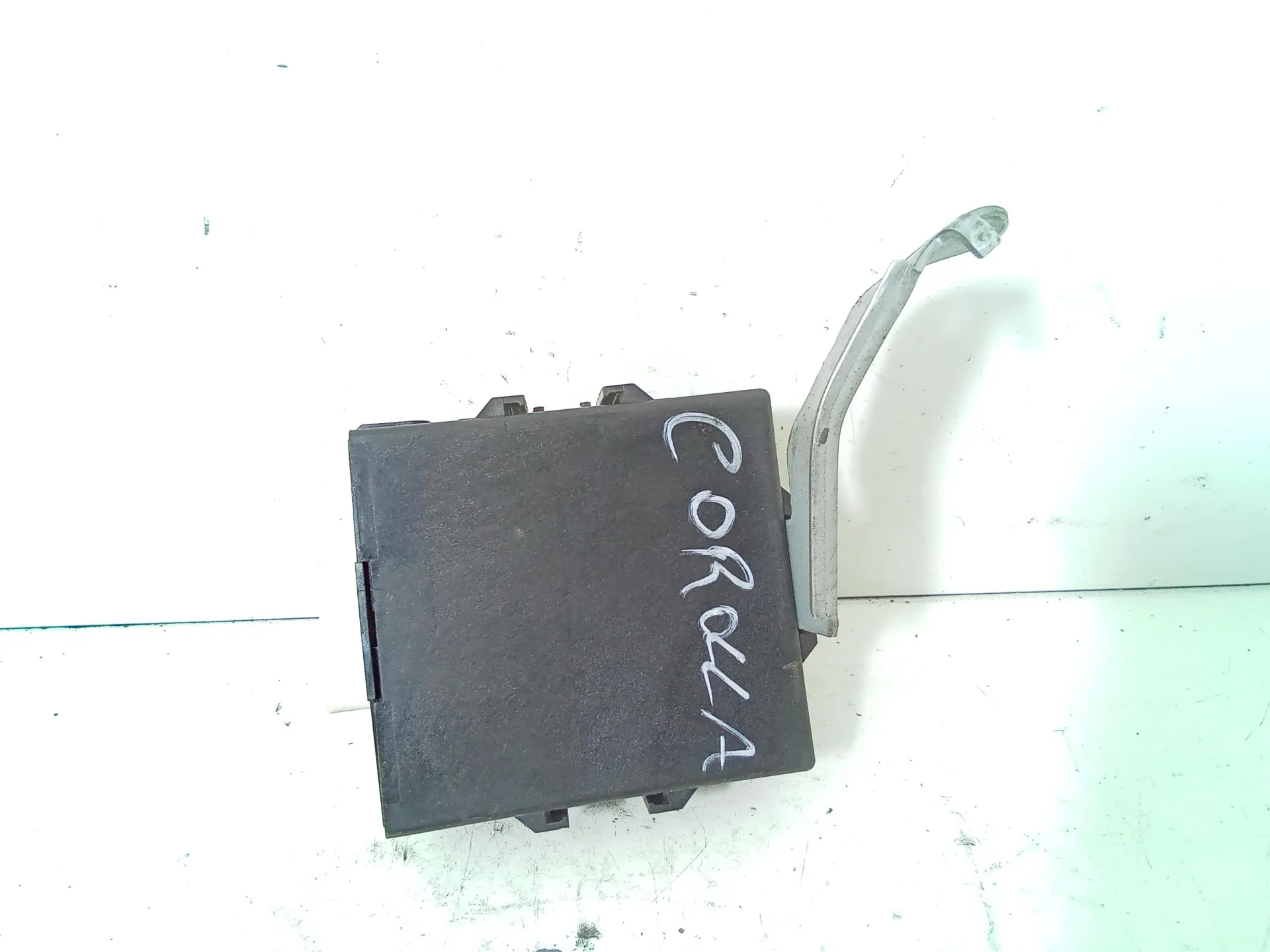 CENTRALINA IMMOBILIZER con codice 89780-12140 da TOYOTA Corolla Berlina 3Â° Serie 3-5P 2000 Diesel (2004)