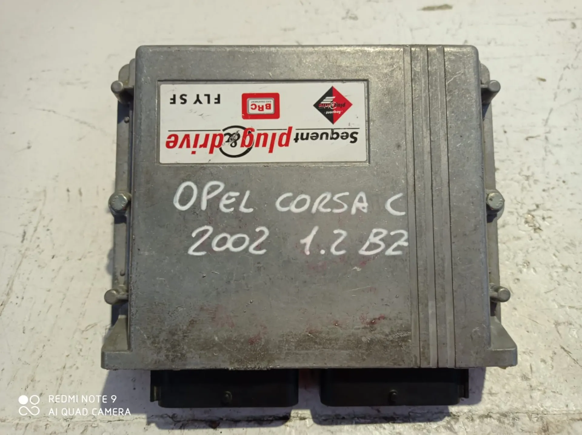 CENTRALINA INIEZIONE con codice 67R011002 da OPEL Corsa C 3P 1Â° Serie 1200 Benzina (2002)