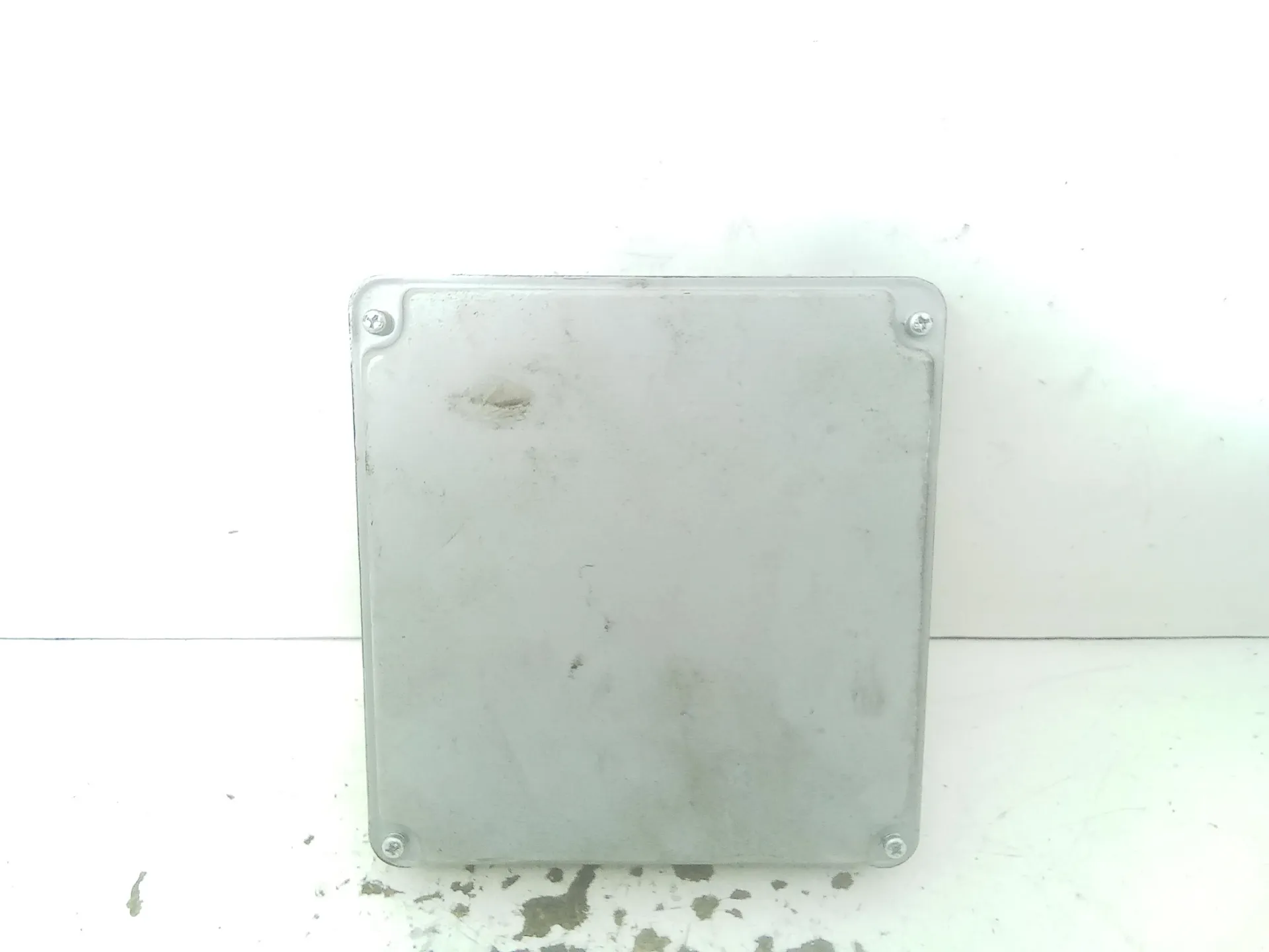 CENTRALINA INIEZIONE con codice 89661-42a10 da TOYOTA Rav4 2Â° Serie 2000 Diesel (2003)