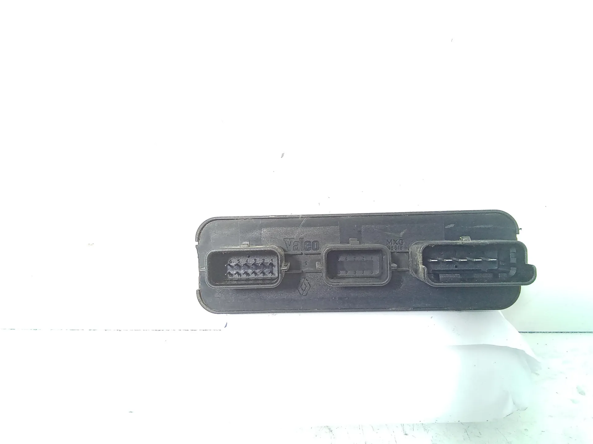 CENTRALINA LUCI con codice 8200261817 da RENAULT Clio Serie (04>08) 1500 Diesel 63 kW / 86 CV (2007)