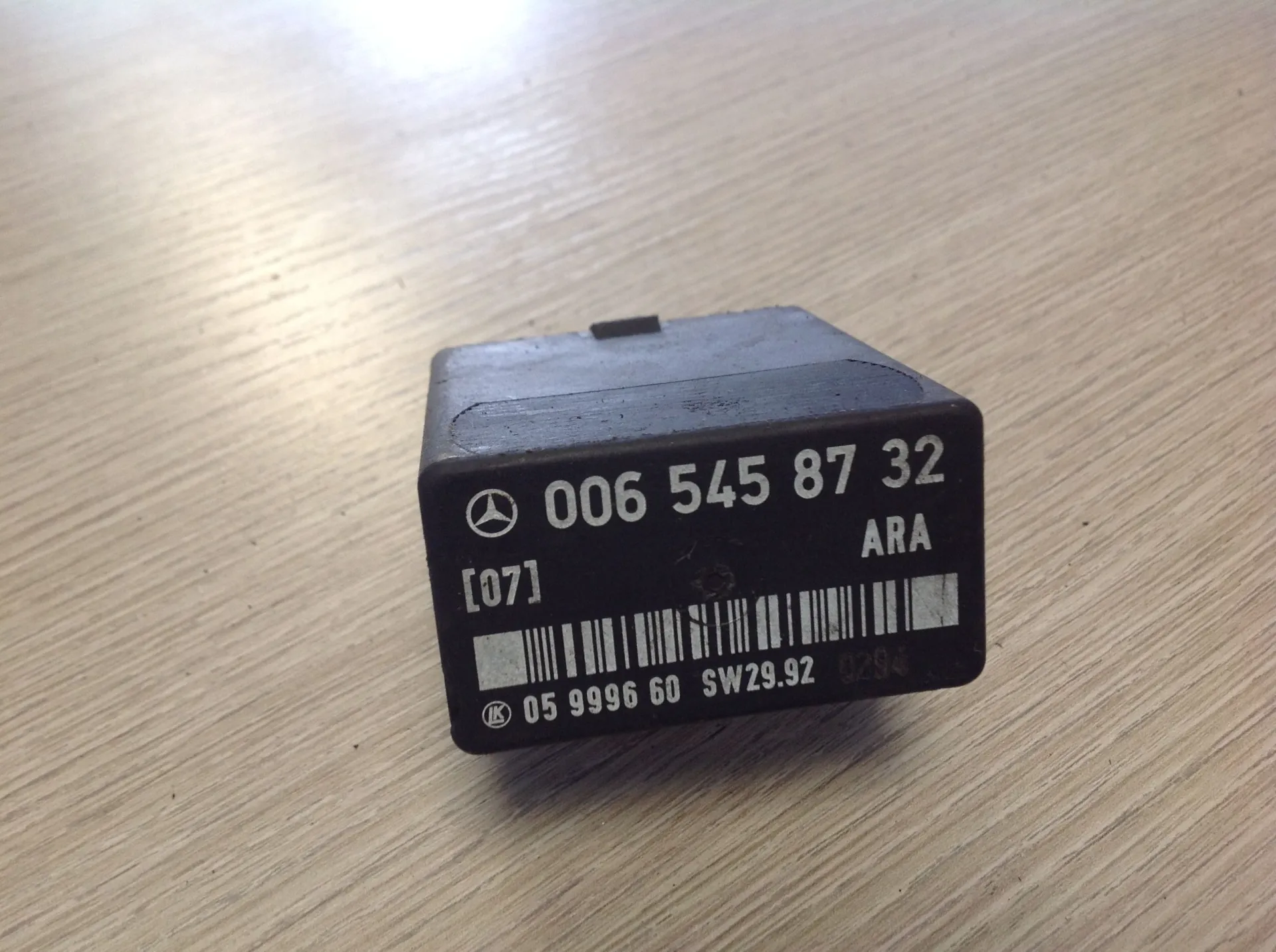 CENTRALINA MODULO DI CONTROLLO con codice 0065458732 da MERCEDES Classe E W124 Benzina (1993)
