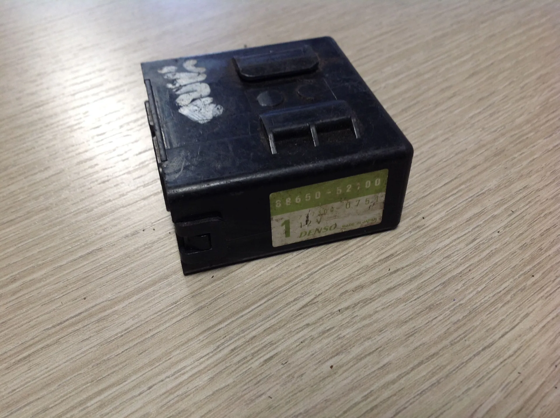 CENTRALINA MODULO DI CONTROLLO con codice 88650-52100 da TOYOTA Yaris Serie (99>03) Benzina