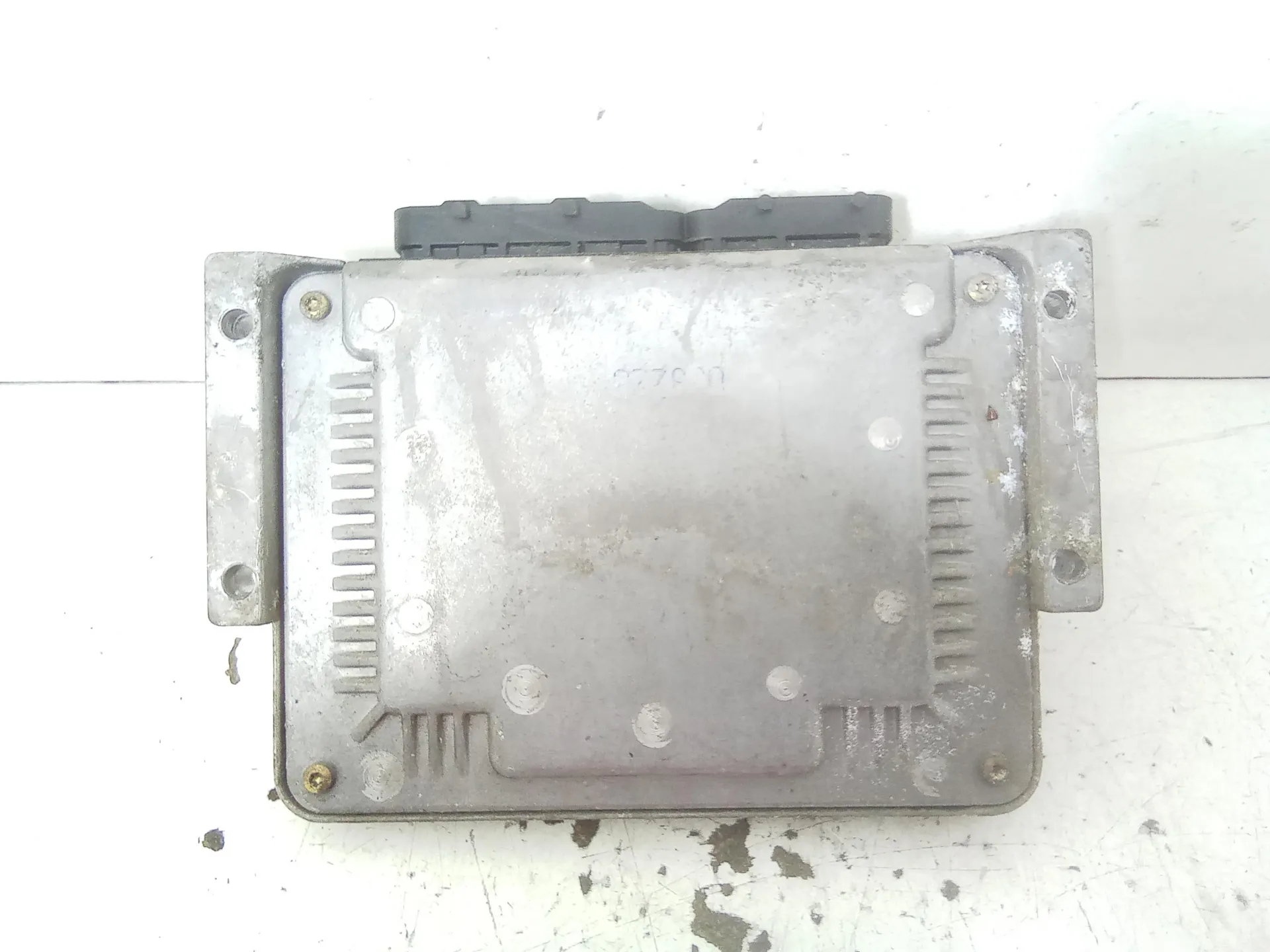 CENTRALINA MOTORE con codice 0281010332 da ALFA ROMEO 147 Serie (937) (00>05<) 1900 Diesel 85 (2002)